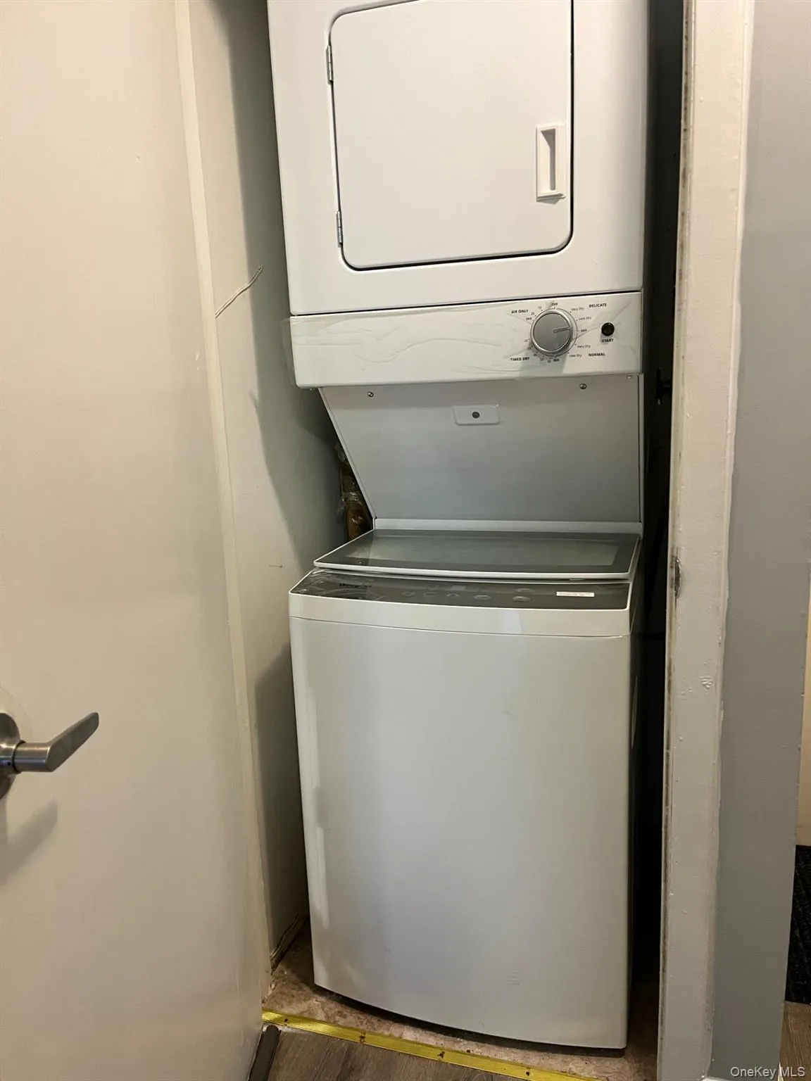 219-36 64th Avenue, New York, NY, 1 Bedroom Bedrooms, 5 Rooms Rooms,1 BathroomBathrooms,Residential,For Rent,64th,0,1020022 219-36 64th Avenue, New York, NY, 1 Bedroom Bedrooms, 5 Rooms Rooms,1 BathroomBathrooms,Residential,For Rent,64th,0,1020022