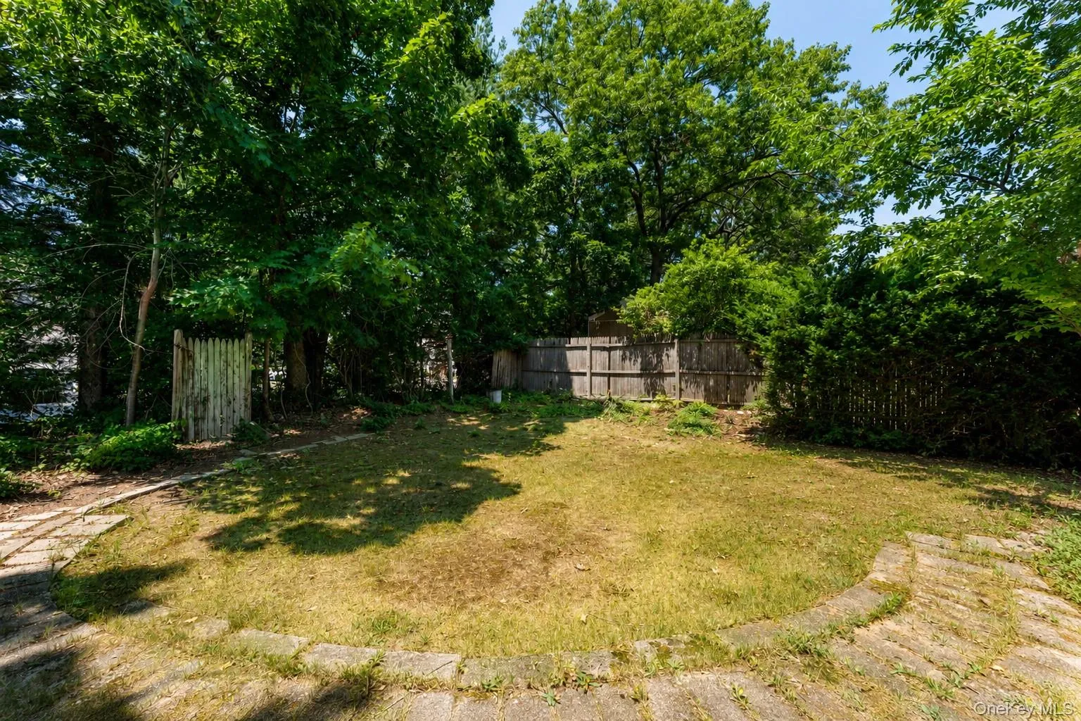 .18 acre room for pool .18 acre room for pool