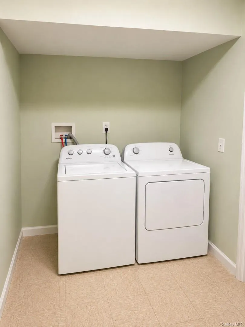 601 Commons Lane, Ulster, NY, 2 Bedrooms Bedrooms, 7 Rooms Rooms,2 BathroomsBathrooms,Residential,For Rent,Commons,0,1020027 601 Commons Lane, Ulster, NY, 2 Bedrooms Bedrooms, 7 Rooms Rooms,2 BathroomsBathrooms,Residential,For Rent,Commons,0,1020027