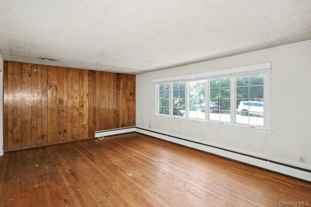 305 Nielson Street, Huntington, NY, 3 Bedrooms Bedrooms, 8 Rooms Rooms,1 BathroomBathrooms,Residential,For Rent,Nielson,0,1020029 305 Nielson Street, Huntington, NY, 3 Bedrooms Bedrooms, 8 Rooms Rooms,1 BathroomBathrooms,Residential,For Rent,Nielson,0,1020029