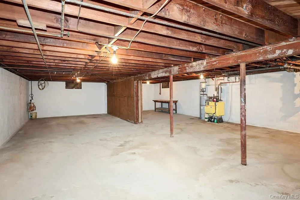 305 Nielson Street, Huntington, NY, 3 Bedrooms Bedrooms, 8 Rooms Rooms,1 BathroomBathrooms,Residential,For Rent,Nielson,0,1020029 305 Nielson Street, Huntington, NY, 3 Bedrooms Bedrooms, 8 Rooms Rooms,1 BathroomBathrooms,Residential,For Rent,Nielson,0,1020029