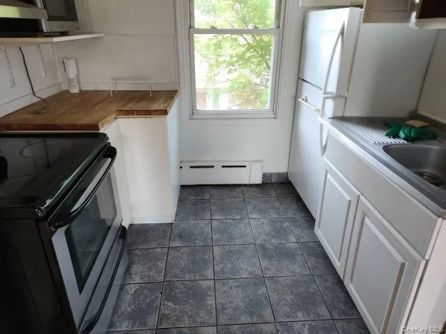 closer kitchen view closer kitchen view