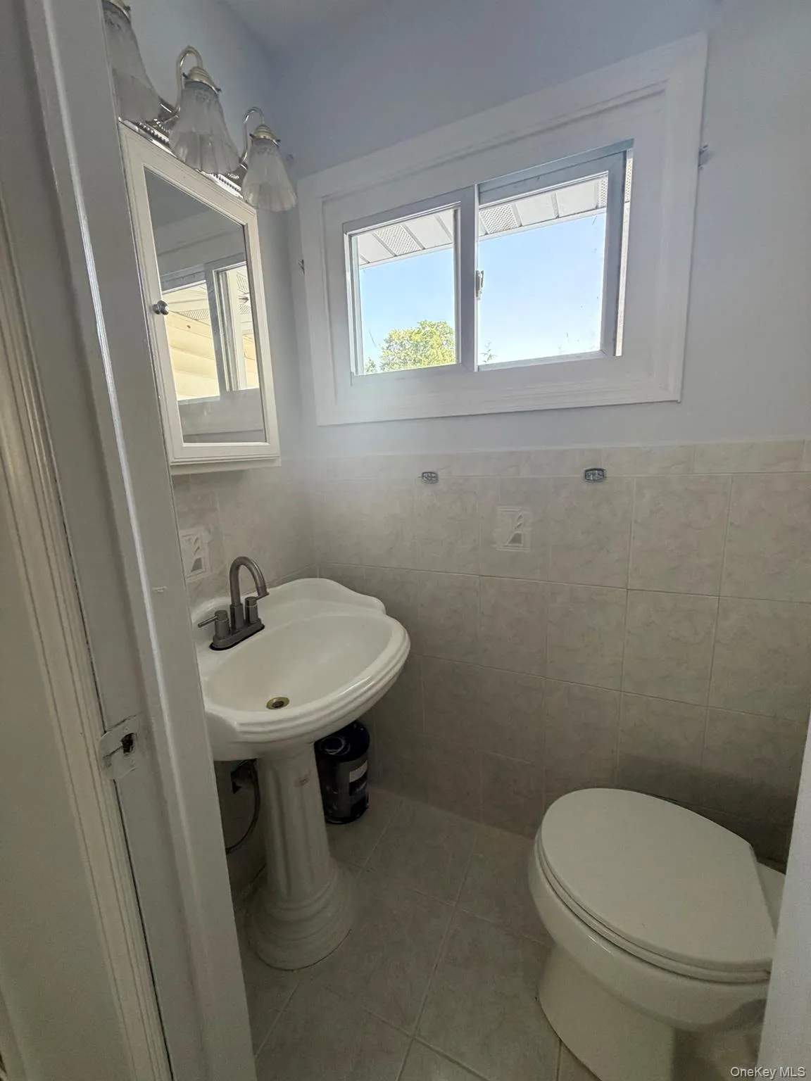 5 Plum Tree Lane, Huntington, NY, 4 Bedrooms Bedrooms, 8 Rooms Rooms,1 BathroomBathrooms,Residential Lease,For Rent,Plum Tree,0,1020032 5 Plum Tree Lane, Huntington, NY, 4 Bedrooms Bedrooms, 8 Rooms Rooms,1 BathroomBathrooms,Residential Lease,For Rent,Plum Tree,0,1020032