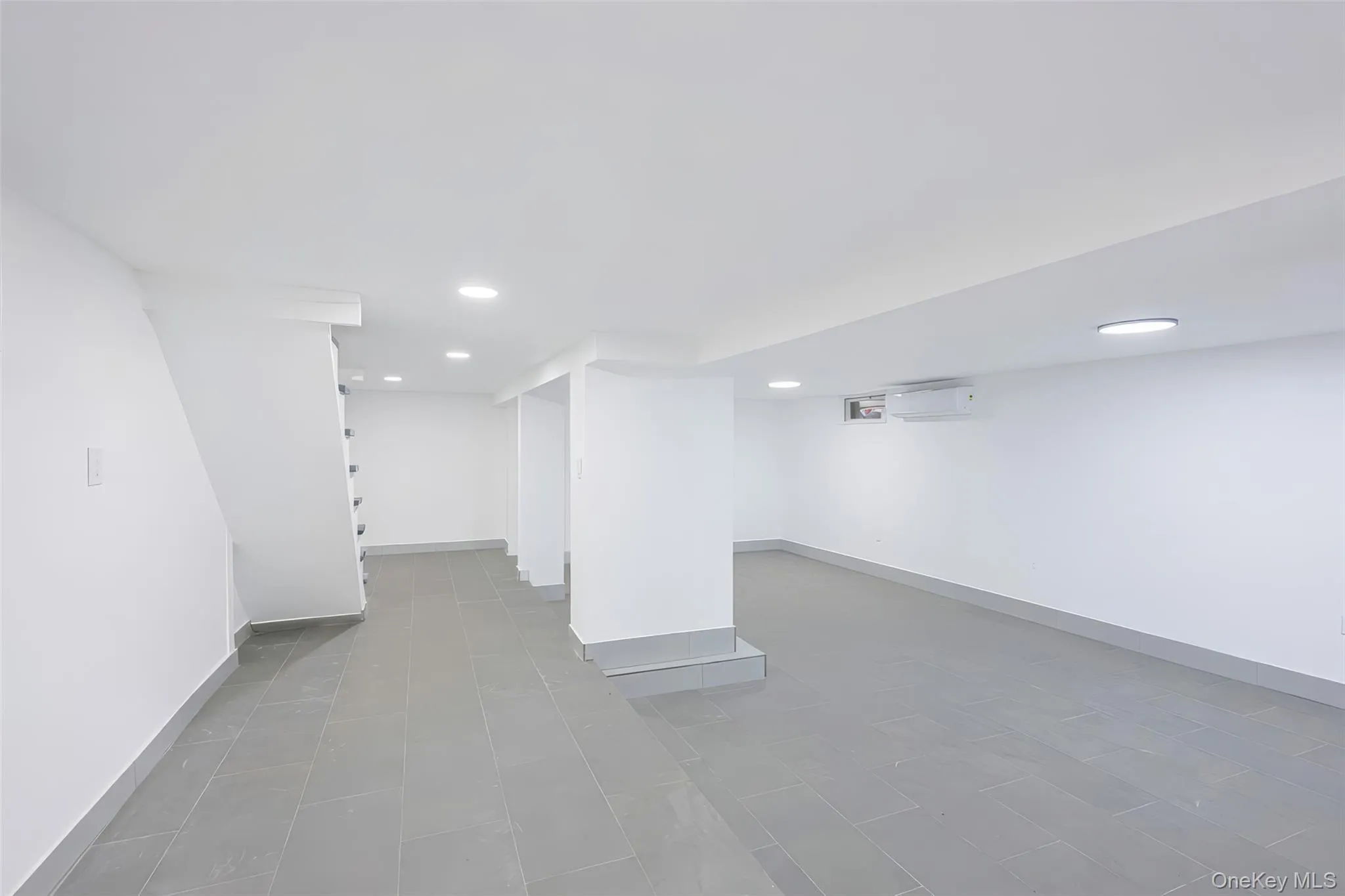 14936 Ash Avenue, New York, NY, 6 Bedrooms Bedrooms, 14 Rooms Rooms,4 BathroomsBathrooms,Residential,For Rent,Ash,0,1020033 14936 Ash Avenue, New York, NY, 6 Bedrooms Bedrooms, 14 Rooms Rooms,4 BathroomsBathrooms,Residential,For Rent,Ash,0,1020033