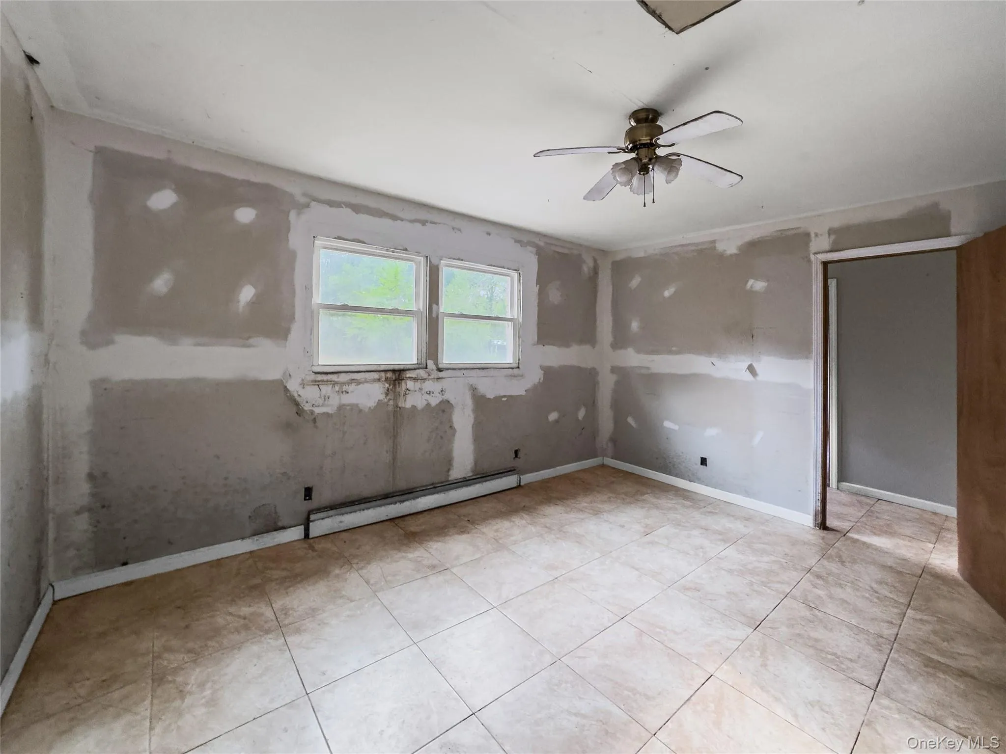 10 Windsor Place, Brookhaven, NY, 3 Bedrooms Bedrooms, 9 Rooms Rooms,3 BathroomsBathrooms,Residential,For Rent,Windsor,0,1020035 10 Windsor Place, Brookhaven, NY, 3 Bedrooms Bedrooms, 9 Rooms Rooms,3 BathroomsBathrooms,Residential,For Rent,Windsor,0,1020035