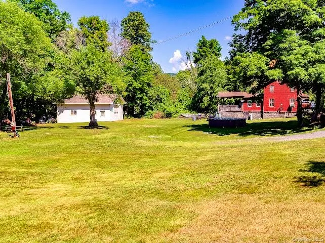 4 Tow Path Road, Highland, NY, 2 Bedrooms Bedrooms, 6 Rooms Rooms,1 BathroomBathrooms,Residential,For Rent,Tow Path,0,1020044 4 Tow Path Road, Highland, NY, 2 Bedrooms Bedrooms, 6 Rooms Rooms,1 BathroomBathrooms,Residential,For Rent,Tow Path,0,1020044