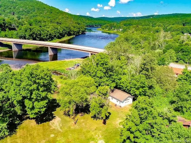 4 Tow Path Road, Highland, NY, 2 Bedrooms Bedrooms, 6 Rooms Rooms,1 BathroomBathrooms,Residential,For Rent,Tow Path,0,1020044 4 Tow Path Road, Highland, NY, 2 Bedrooms Bedrooms, 6 Rooms Rooms,1 BathroomBathrooms,Residential,For Rent,Tow Path,0,1020044