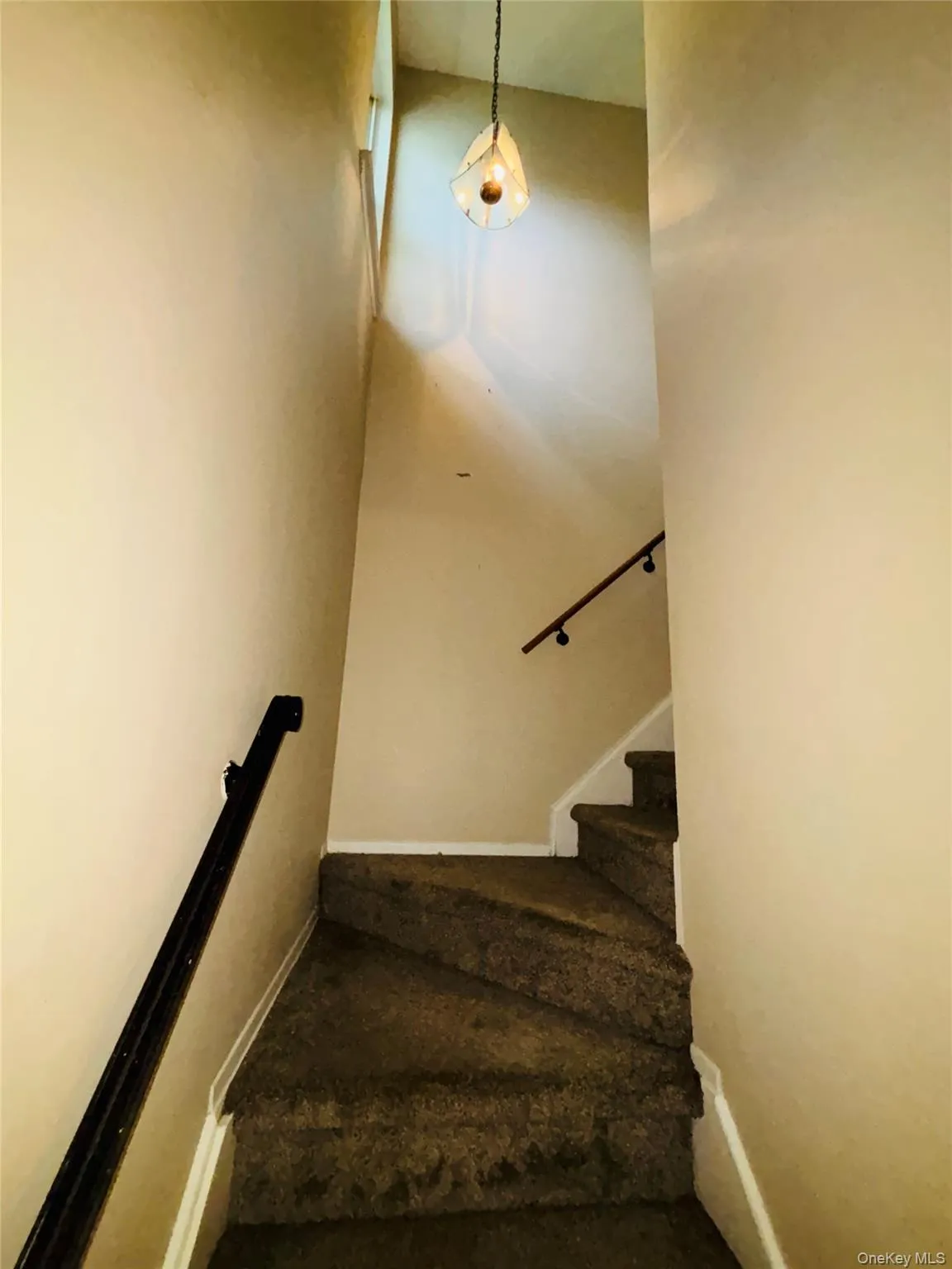 3 Altamont Avenue, Oyster Bay, NY, 3 Bedrooms Bedrooms, 6 Rooms Rooms,1 BathroomBathrooms,Residential,For Rent,Altamont,0,1020045 3 Altamont Avenue, Oyster Bay, NY, 3 Bedrooms Bedrooms, 6 Rooms Rooms,1 BathroomBathrooms,Residential,For Rent,Altamont,0,1020045