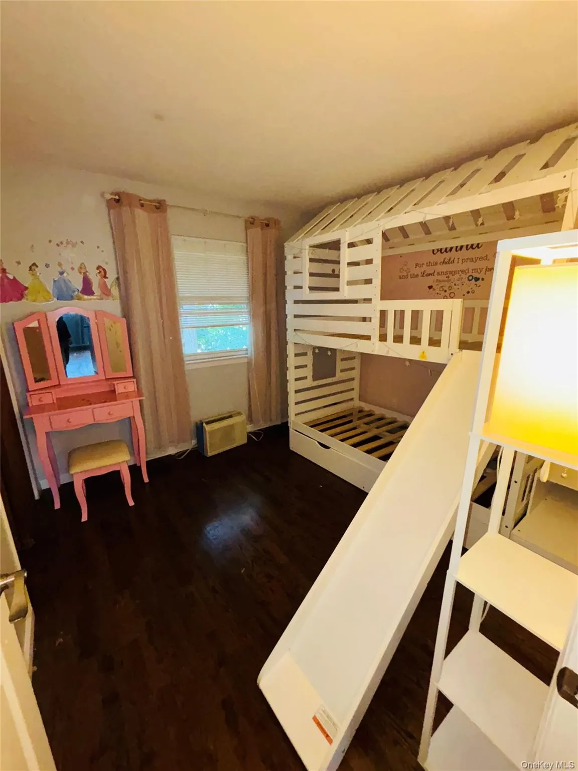 3 Altamont Avenue, Oyster Bay, NY, 3 Bedrooms Bedrooms, 6 Rooms Rooms,1 BathroomBathrooms,Residential,For Rent,Altamont,0,1020045 3 Altamont Avenue, Oyster Bay, NY, 3 Bedrooms Bedrooms, 6 Rooms Rooms,1 BathroomBathrooms,Residential,For Rent,Altamont,0,1020045