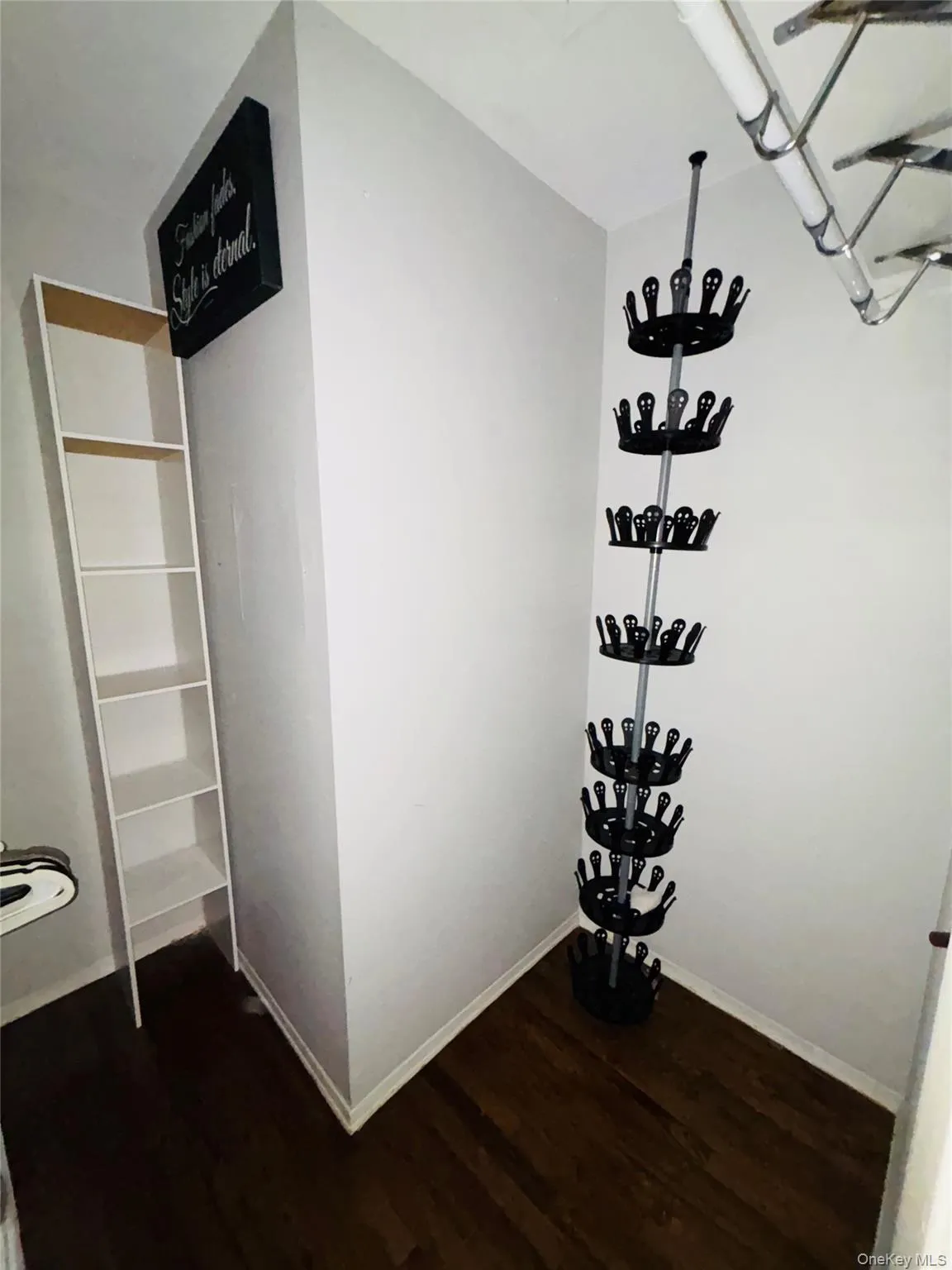 3 Altamont Avenue, Oyster Bay, NY, 3 Bedrooms Bedrooms, 6 Rooms Rooms,1 BathroomBathrooms,Residential,For Rent,Altamont,0,1020045 3 Altamont Avenue, Oyster Bay, NY, 3 Bedrooms Bedrooms, 6 Rooms Rooms,1 BathroomBathrooms,Residential,For Rent,Altamont,0,1020045