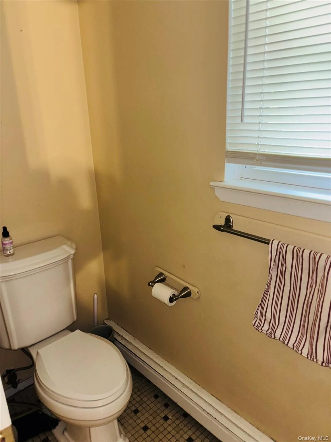 3 Altamont Avenue, Oyster Bay, NY, 3 Bedrooms Bedrooms, 6 Rooms Rooms,1 BathroomBathrooms,Residential,For Rent,Altamont,0,1020045 3 Altamont Avenue, Oyster Bay, NY, 3 Bedrooms Bedrooms, 6 Rooms Rooms,1 BathroomBathrooms,Residential,For Rent,Altamont,0,1020045