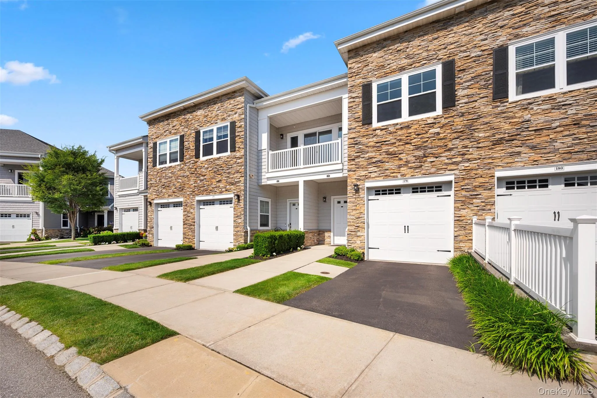 178 Summer Circle, Huntington, NY, 2 Bedrooms Bedrooms, 7 Rooms Rooms,2 BathroomsBathrooms,Residential,For Rent,Summer,0,1020053 178 Summer Circle, Huntington, NY, 2 Bedrooms Bedrooms, 7 Rooms Rooms,2 BathroomsBathrooms,Residential,For Rent,Summer,0,1020053