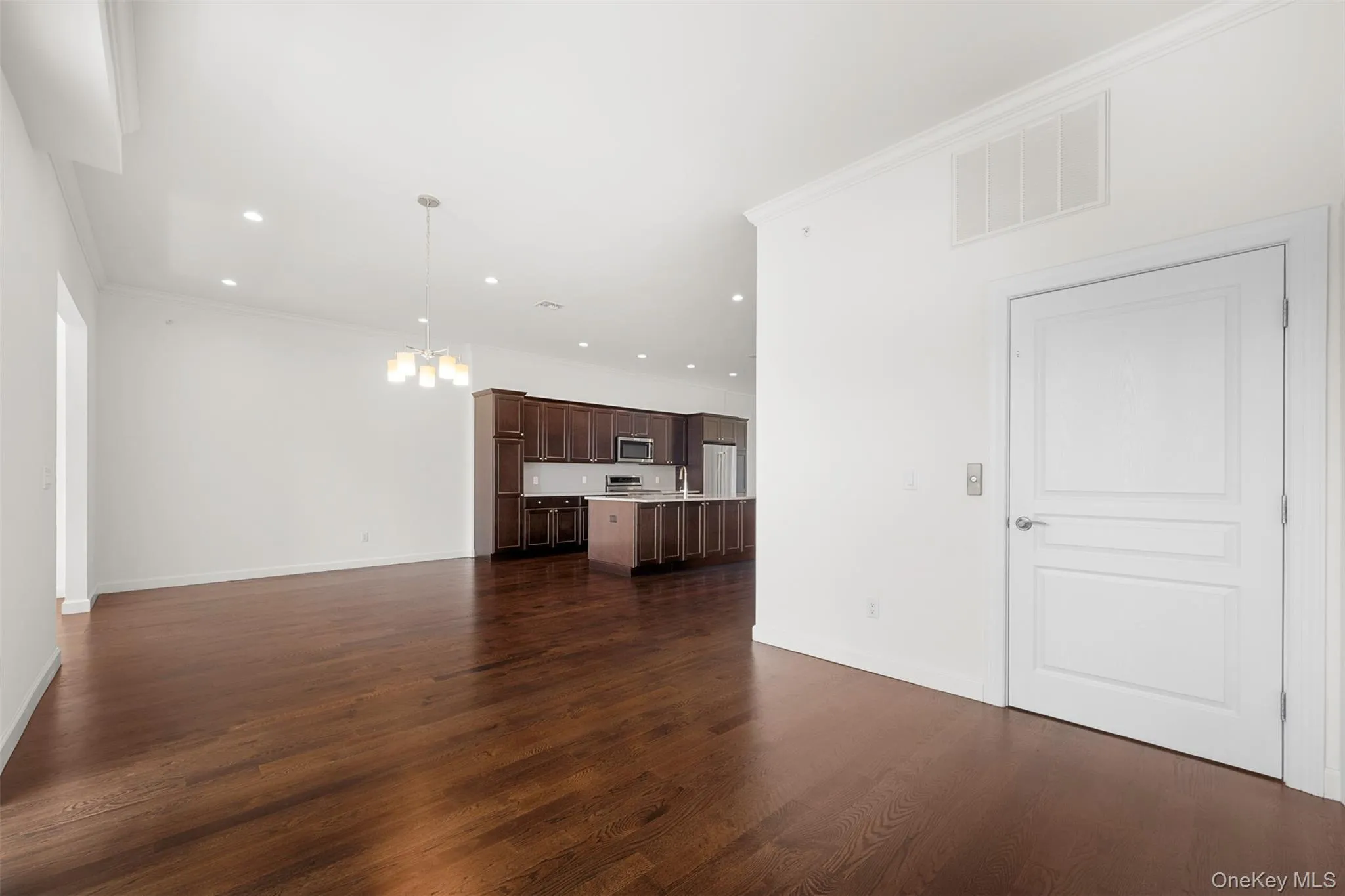 178 Summer Circle, Huntington, NY, 2 Bedrooms Bedrooms, 7 Rooms Rooms,2 BathroomsBathrooms,Residential,For Rent,Summer,0,1020053 178 Summer Circle, Huntington, NY, 2 Bedrooms Bedrooms, 7 Rooms Rooms,2 BathroomsBathrooms,Residential,For Rent,Summer,0,1020053