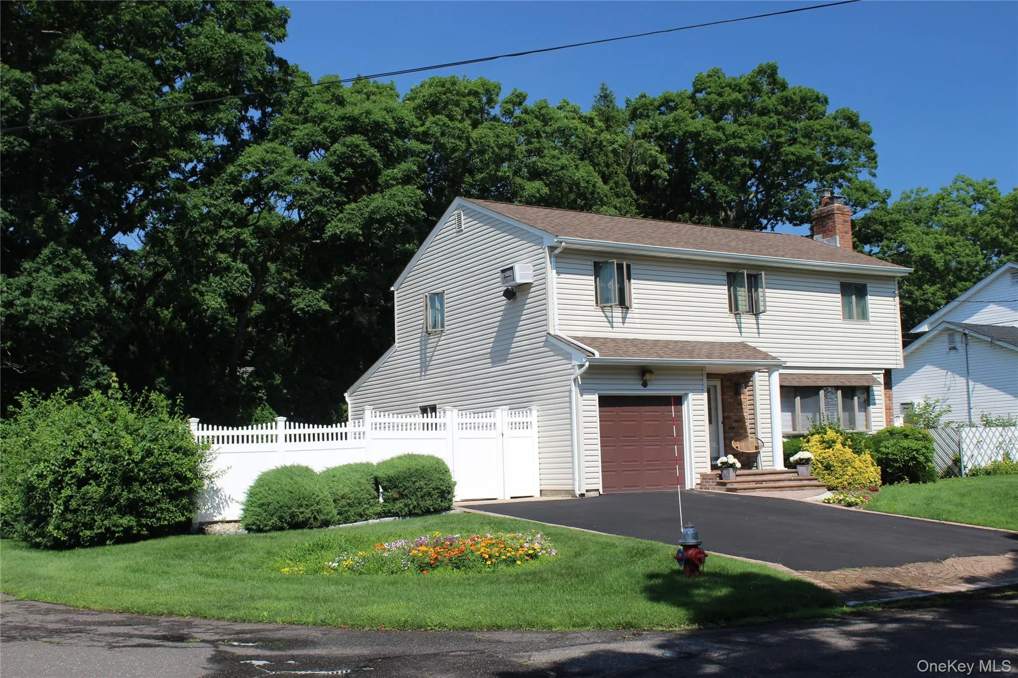 15 Hanley Avenue, Huntington, NY, 4 Bedrooms Bedrooms, 8 Rooms Rooms,2 BathroomsBathrooms,Residential,For Rent,Hanley,0,1020061 15 Hanley Avenue, Huntington, NY, 4 Bedrooms Bedrooms, 8 Rooms Rooms,2 BathroomsBathrooms,Residential,For Rent,Hanley,0,1020061