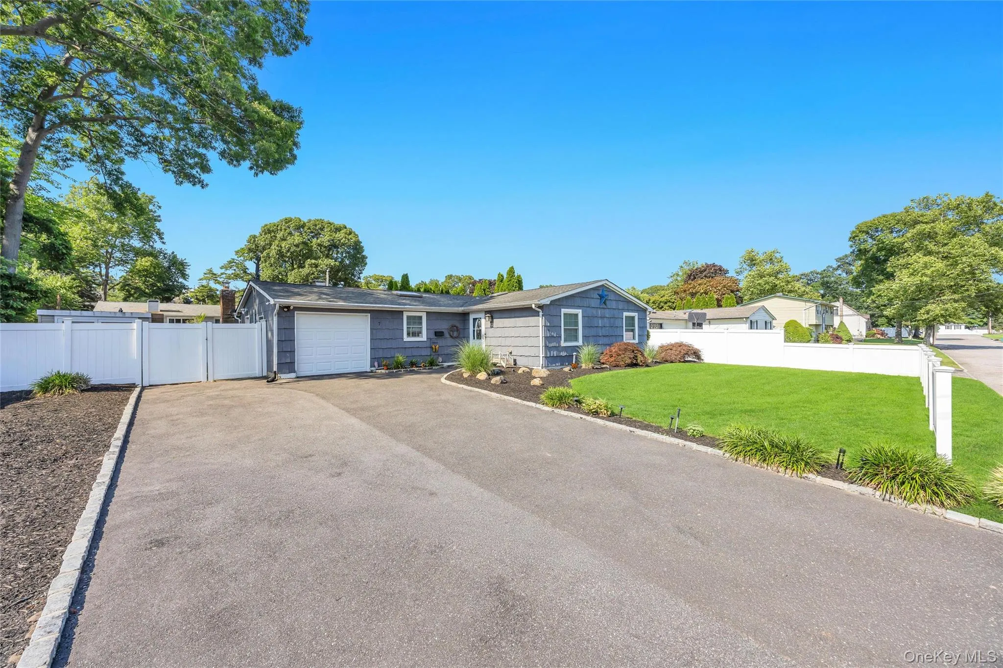 7 Amherst Road, Brookhaven, NY, 4 Bedrooms Bedrooms, 8 Rooms Rooms,2 BathroomsBathrooms,Residential,For Rent,Amherst,0,1020062 7 Amherst Road, Brookhaven, NY, 4 Bedrooms Bedrooms, 8 Rooms Rooms,2 BathroomsBathrooms,Residential,For Rent,Amherst,0,1020062