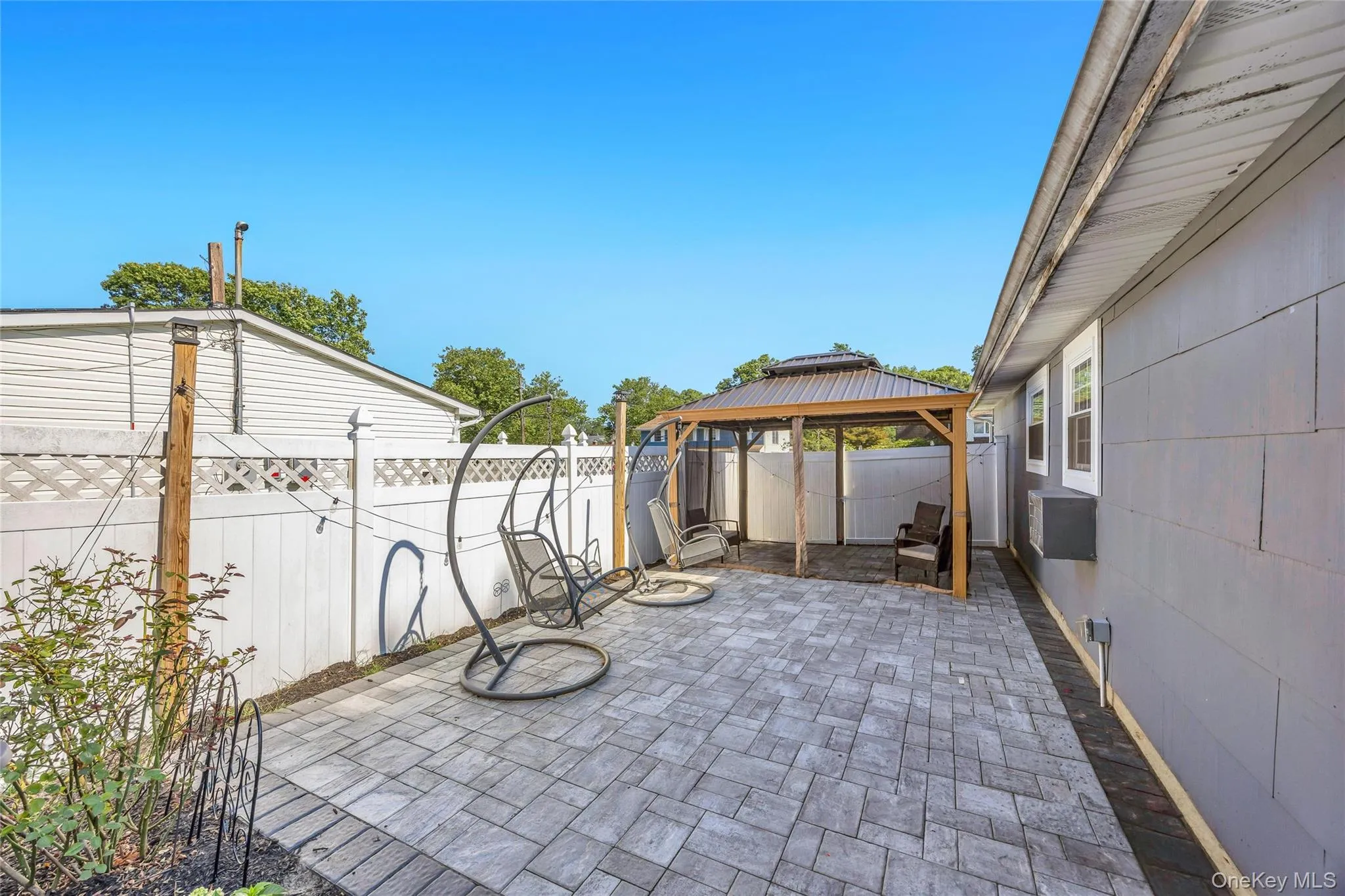 7 Amherst Road, Brookhaven, NY, 4 Bedrooms Bedrooms, 8 Rooms Rooms,2 BathroomsBathrooms,Residential,For Rent,Amherst,0,1020062 7 Amherst Road, Brookhaven, NY, 4 Bedrooms Bedrooms, 8 Rooms Rooms,2 BathroomsBathrooms,Residential,For Rent,Amherst,0,1020062