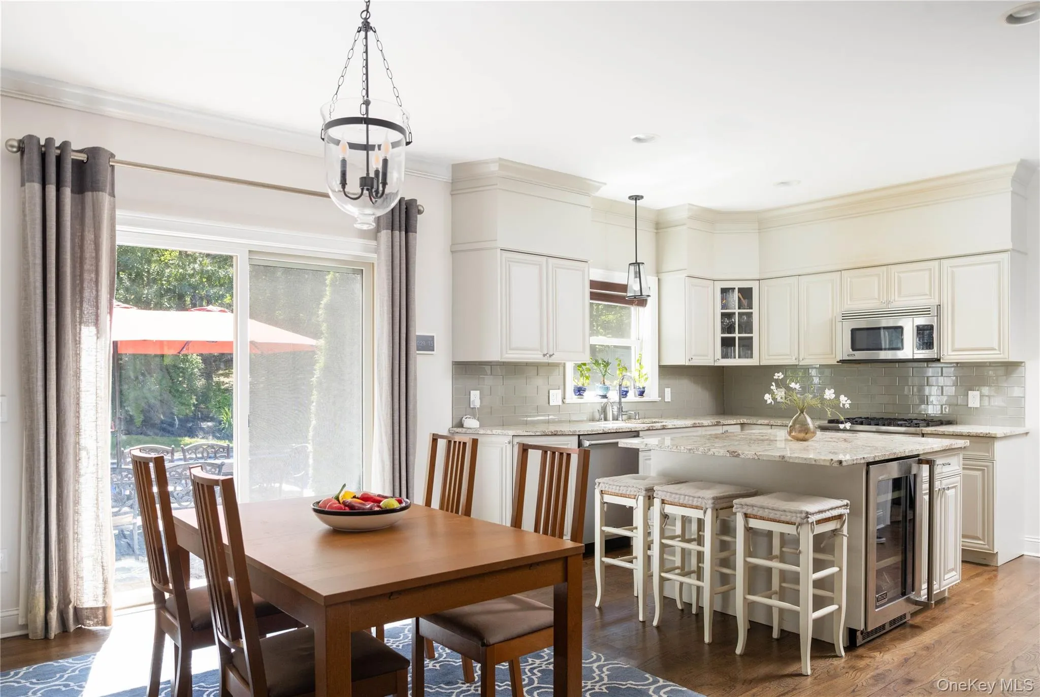 11 Hildreth Road, Southampton, NY, 4 Bedrooms Bedrooms, 14 Rooms Rooms,4 BathroomsBathrooms,Residential,For Rent,Hildreth,0,1020064 11 Hildreth Road, Southampton, NY, 4 Bedrooms Bedrooms, 14 Rooms Rooms,4 BathroomsBathrooms,Residential,For Rent,Hildreth,0,1020064