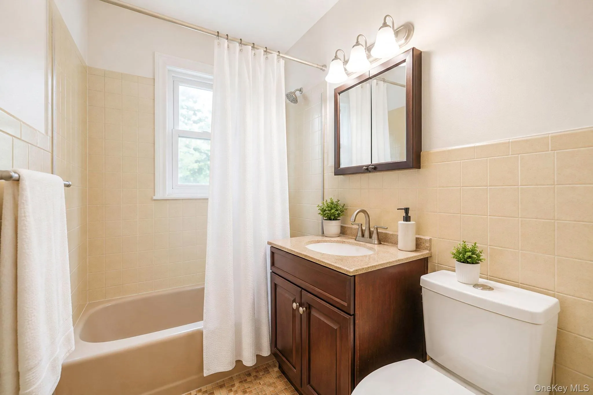 287 Munsell Road, Brookhaven, NY, 3 Bedrooms Bedrooms, 7 Rooms Rooms,1 BathroomBathrooms,Residential,For Rent,Munsell,0,1020069 287 Munsell Road, Brookhaven, NY, 3 Bedrooms Bedrooms, 7 Rooms Rooms,1 BathroomBathrooms,Residential,For Rent,Munsell,0,1020069