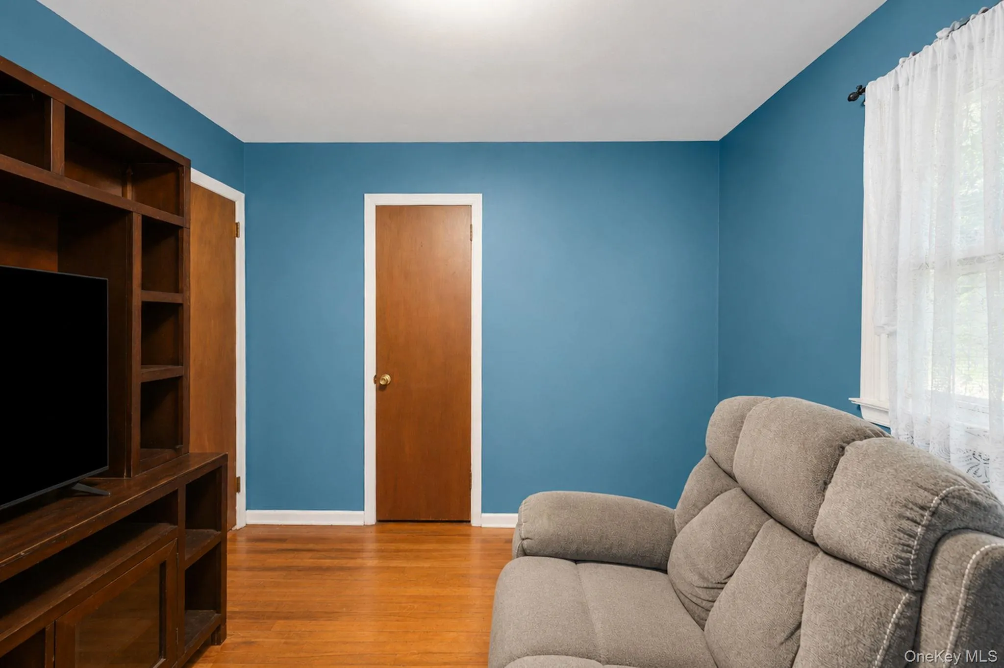 287 Munsell Road, Brookhaven, NY, 3 Bedrooms Bedrooms, 7 Rooms Rooms,1 BathroomBathrooms,Residential,For Rent,Munsell,0,1020069 287 Munsell Road, Brookhaven, NY, 3 Bedrooms Bedrooms, 7 Rooms Rooms,1 BathroomBathrooms,Residential,For Rent,Munsell,0,1020069