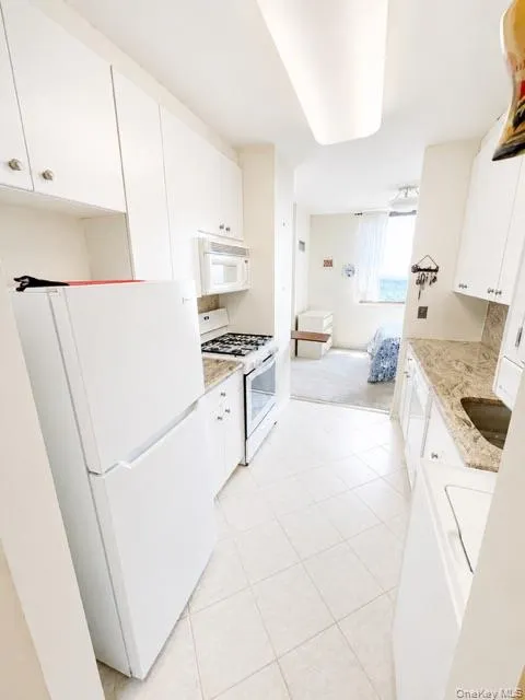 27010 Grand Central, New York, NY, 1 Bedroom Bedrooms, 3 Rooms Rooms,1 BathroomBathrooms,Residential,For Rent,Grand Central,0,1020071 27010 Grand Central, New York, NY, 1 Bedroom Bedrooms, 3 Rooms Rooms,1 BathroomBathrooms,Residential,For Rent,Grand Central,0,1020071