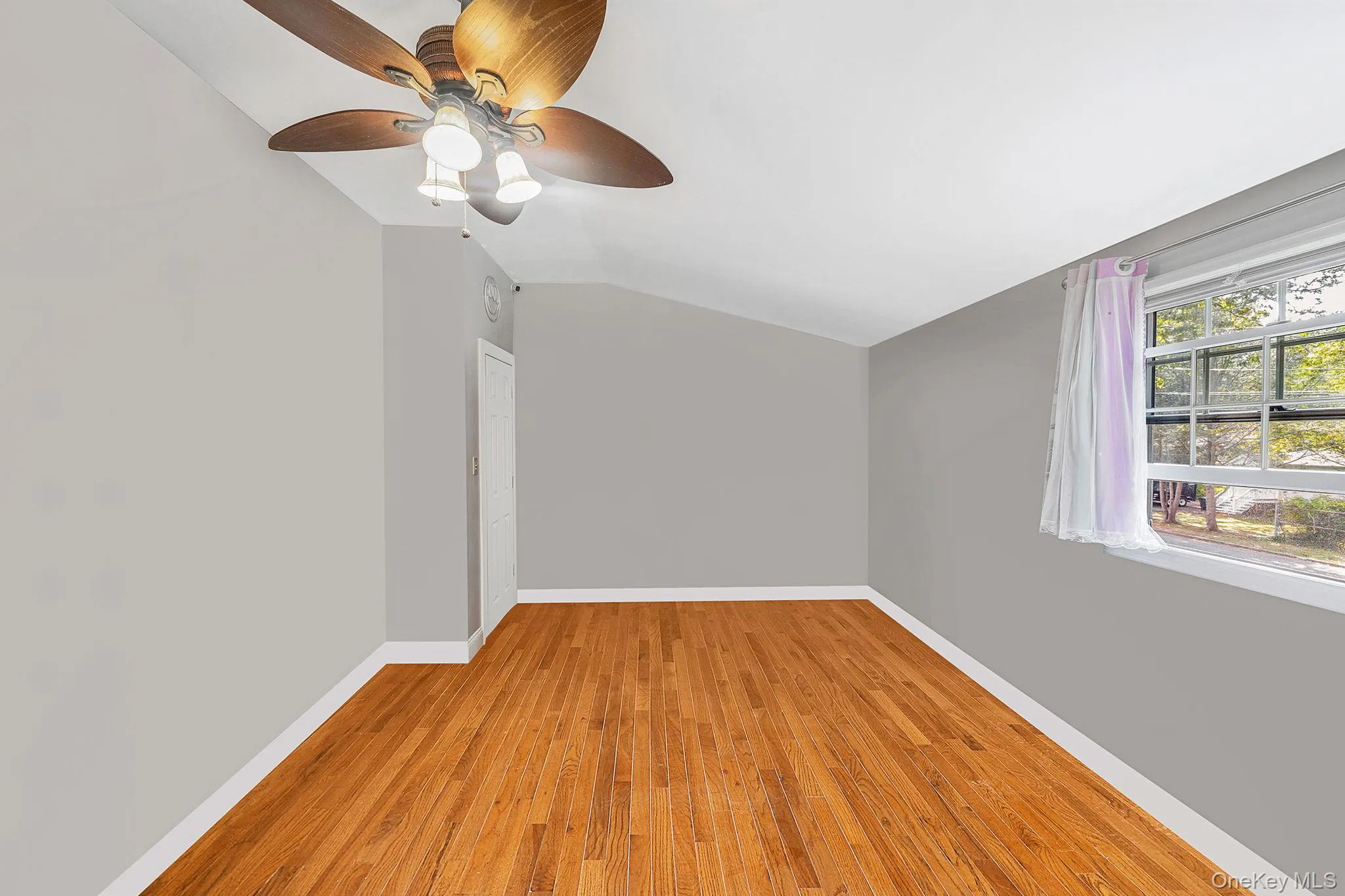 309 Harrison Avenue, Brookhaven, NY, 5 Bedrooms Bedrooms, 7 Rooms Rooms,2 BathroomsBathrooms,Residential,For Rent,Harrison,0,1020075 309 Harrison Avenue, Brookhaven, NY, 5 Bedrooms Bedrooms, 7 Rooms Rooms,2 BathroomsBathrooms,Residential,For Rent,Harrison,0,1020075