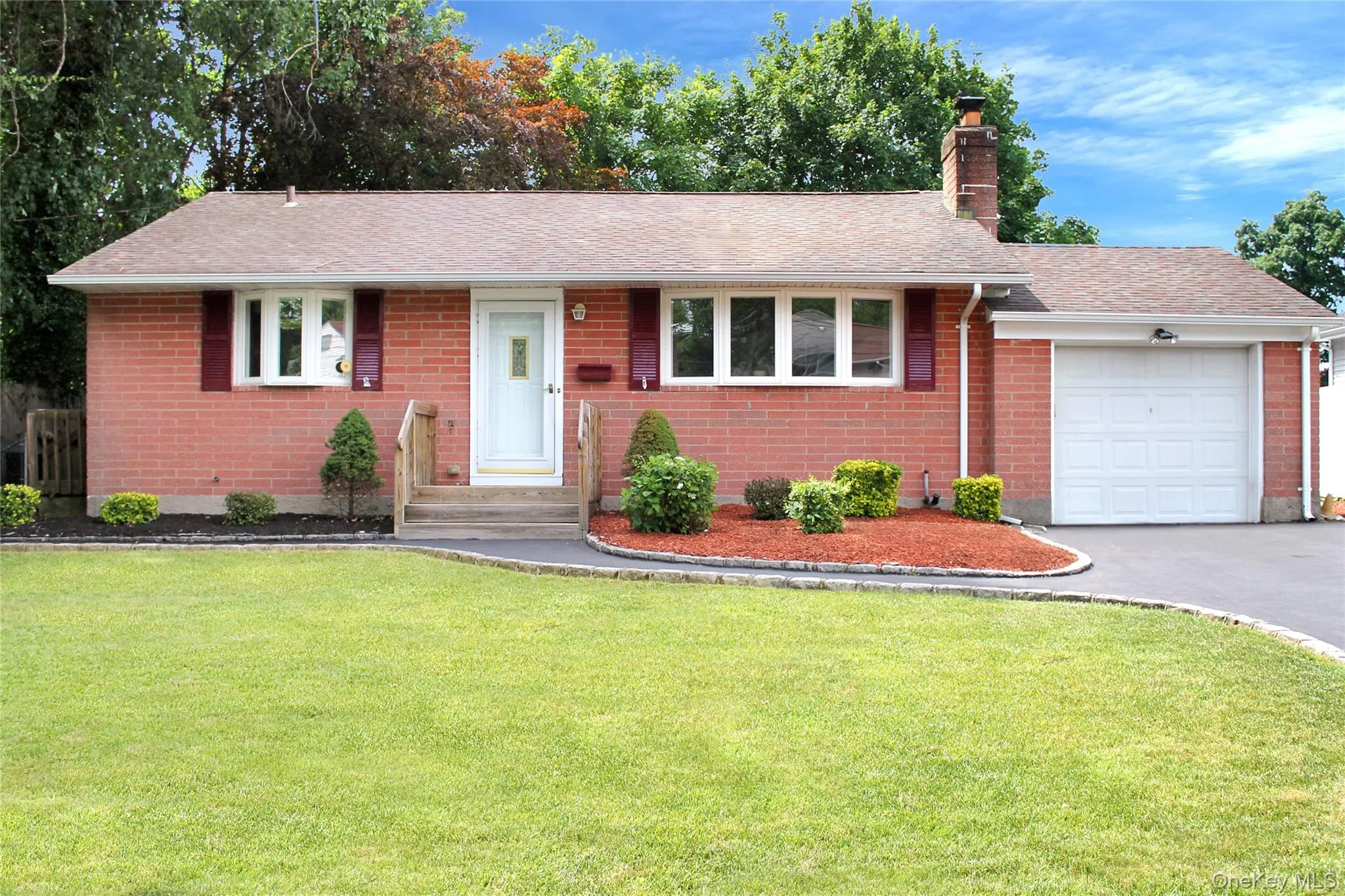 6 Lancaster Place, Huntington, NY, 3 Bedrooms Bedrooms, 6 Rooms Rooms,1 BathroomBathrooms,Residential,For Rent,Lancaster,0,1020081 6 Lancaster Place, Huntington, NY, 3 Bedrooms Bedrooms, 6 Rooms Rooms,1 BathroomBathrooms,Residential,For Rent,Lancaster,0,1020081
