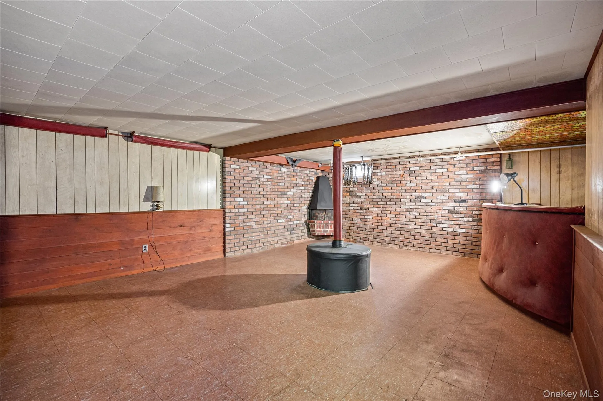 Large basment with tos of potential for a den, playroom, gym and/or office Large basment with tos of potential for a den, playroom, gym and/or office