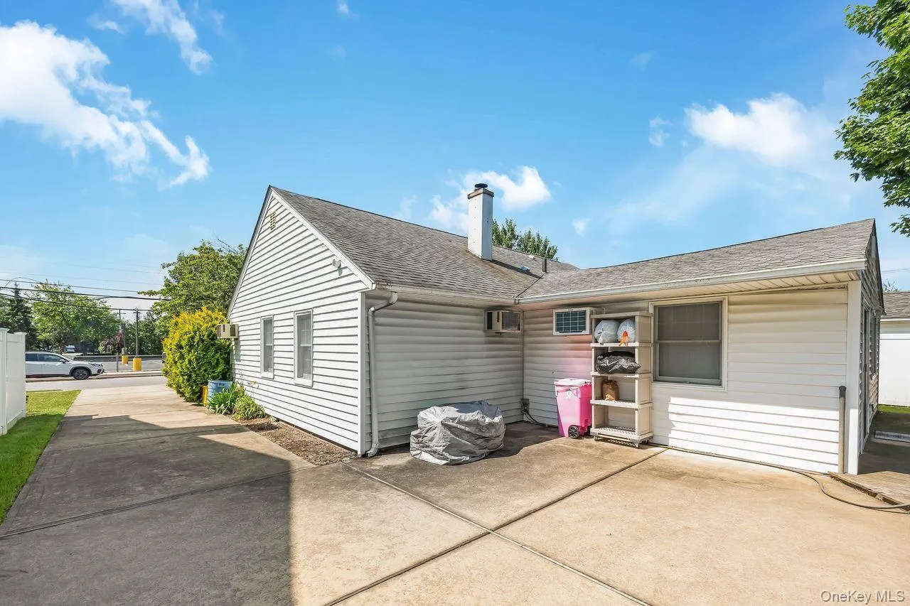 6 Island Street, Oyster Bay, NY, 3 Bedrooms Bedrooms, 6 Rooms Rooms,1 BathroomBathrooms,Residential,For Rent,Island,0,1020084 6 Island Street, Oyster Bay, NY, 3 Bedrooms Bedrooms, 6 Rooms Rooms,1 BathroomBathrooms,Residential,For Rent,Island,0,1020084