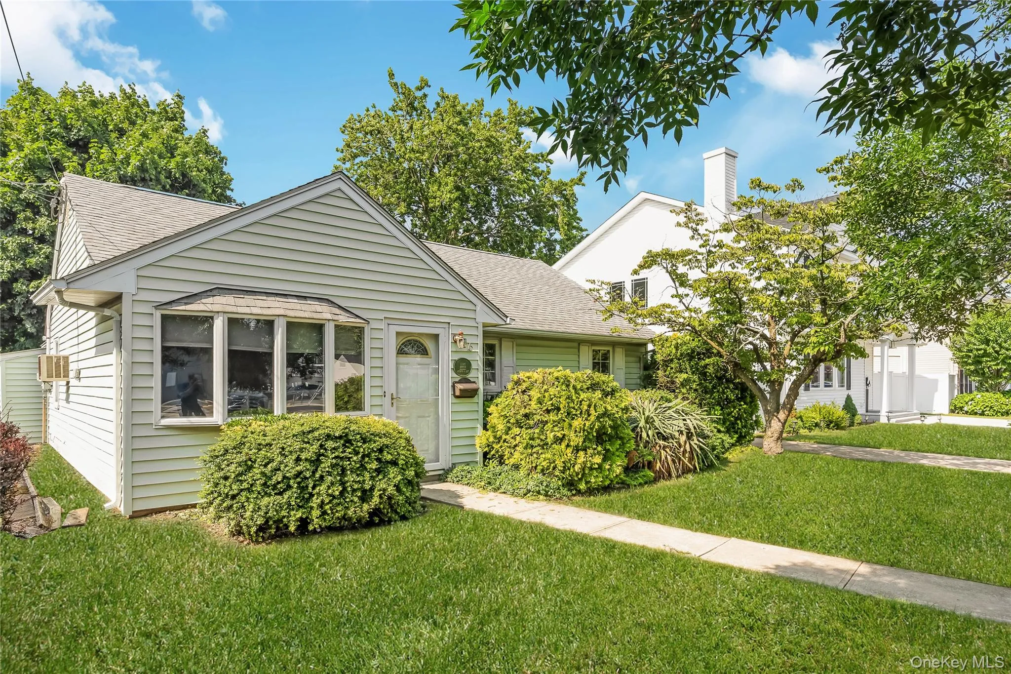 6 Island Street, Oyster Bay, NY, 3 Bedrooms Bedrooms, 6 Rooms Rooms,1 BathroomBathrooms,Residential,For Rent,Island,0,1020084 6 Island Street, Oyster Bay, NY, 3 Bedrooms Bedrooms, 6 Rooms Rooms,1 BathroomBathrooms,Residential,For Rent,Island,0,1020084