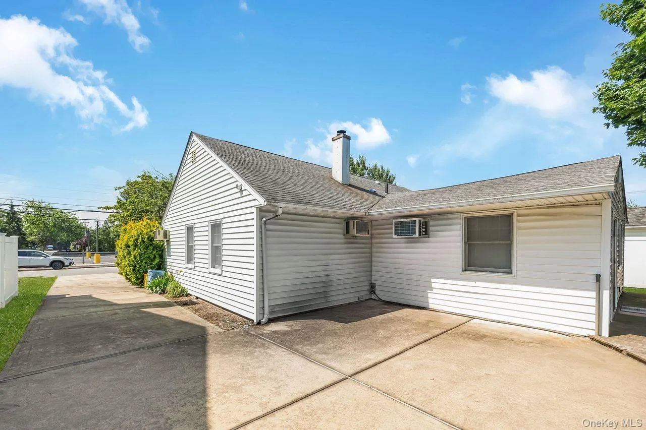 6 Island Street, Oyster Bay, NY, 3 Bedrooms Bedrooms, 6 Rooms Rooms,1 BathroomBathrooms,Residential,For Rent,Island,0,1020084 6 Island Street, Oyster Bay, NY, 3 Bedrooms Bedrooms, 6 Rooms Rooms,1 BathroomBathrooms,Residential,For Rent,Island,0,1020084