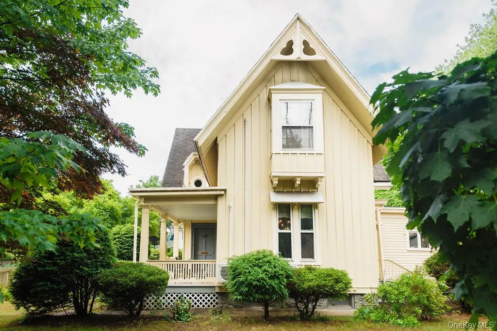 133 Pearl Street, Kingston, NY, 3 Bedrooms Bedrooms, 7 Rooms Rooms,2 BathroomsBathrooms,Residential,For Rent,Pearl,0,1020085 133 Pearl Street, Kingston, NY, 3 Bedrooms Bedrooms, 7 Rooms Rooms,2 BathroomsBathrooms,Residential,For Rent,Pearl,0,1020085