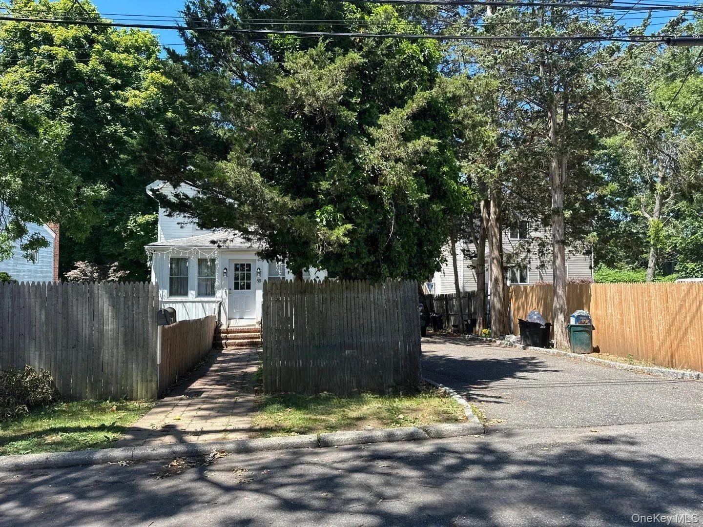 55 9th Avenue, Huntington, NY, 4 Bedrooms Bedrooms, 7 Rooms Rooms,2 BathroomsBathrooms,Residential,For Rent,9th,0,1020090 55 9th Avenue, Huntington, NY, 4 Bedrooms Bedrooms, 7 Rooms Rooms,2 BathroomsBathrooms,Residential,For Rent,9th,0,1020090