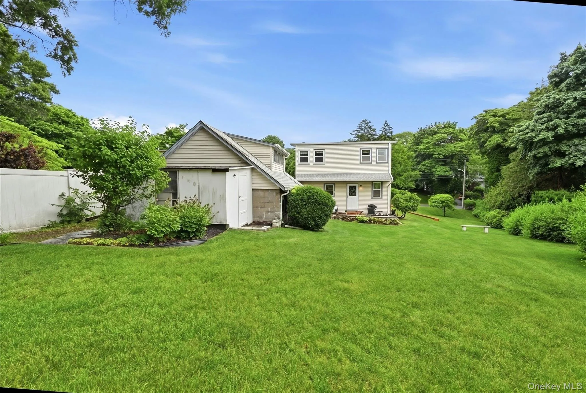 18 2nd Avenue, Brookhaven, NY, 4 Bedrooms Bedrooms, 8 Rooms Rooms,2 BathroomsBathrooms,Residential,For Rent,2nd,0,1020092 18 2nd Avenue, Brookhaven, NY, 4 Bedrooms Bedrooms, 8 Rooms Rooms,2 BathroomsBathrooms,Residential,For Rent,2nd,0,1020092