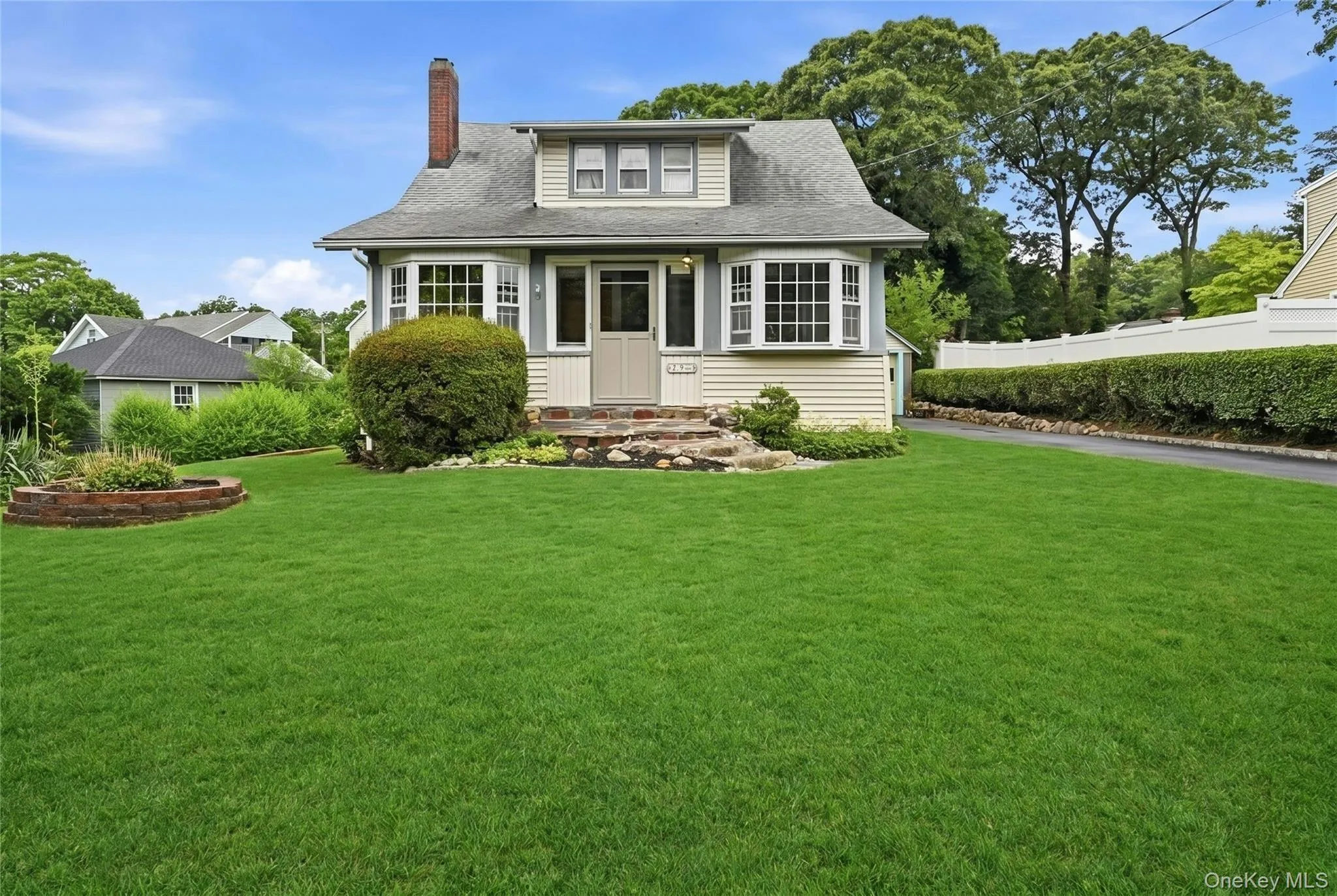 18 2nd Avenue, Brookhaven, NY, 4 Bedrooms Bedrooms, 8 Rooms Rooms,2 BathroomsBathrooms,Residential,For Rent,2nd,0,1020092 18 2nd Avenue, Brookhaven, NY, 4 Bedrooms Bedrooms, 8 Rooms Rooms,2 BathroomsBathrooms,Residential,For Rent,2nd,0,1020092