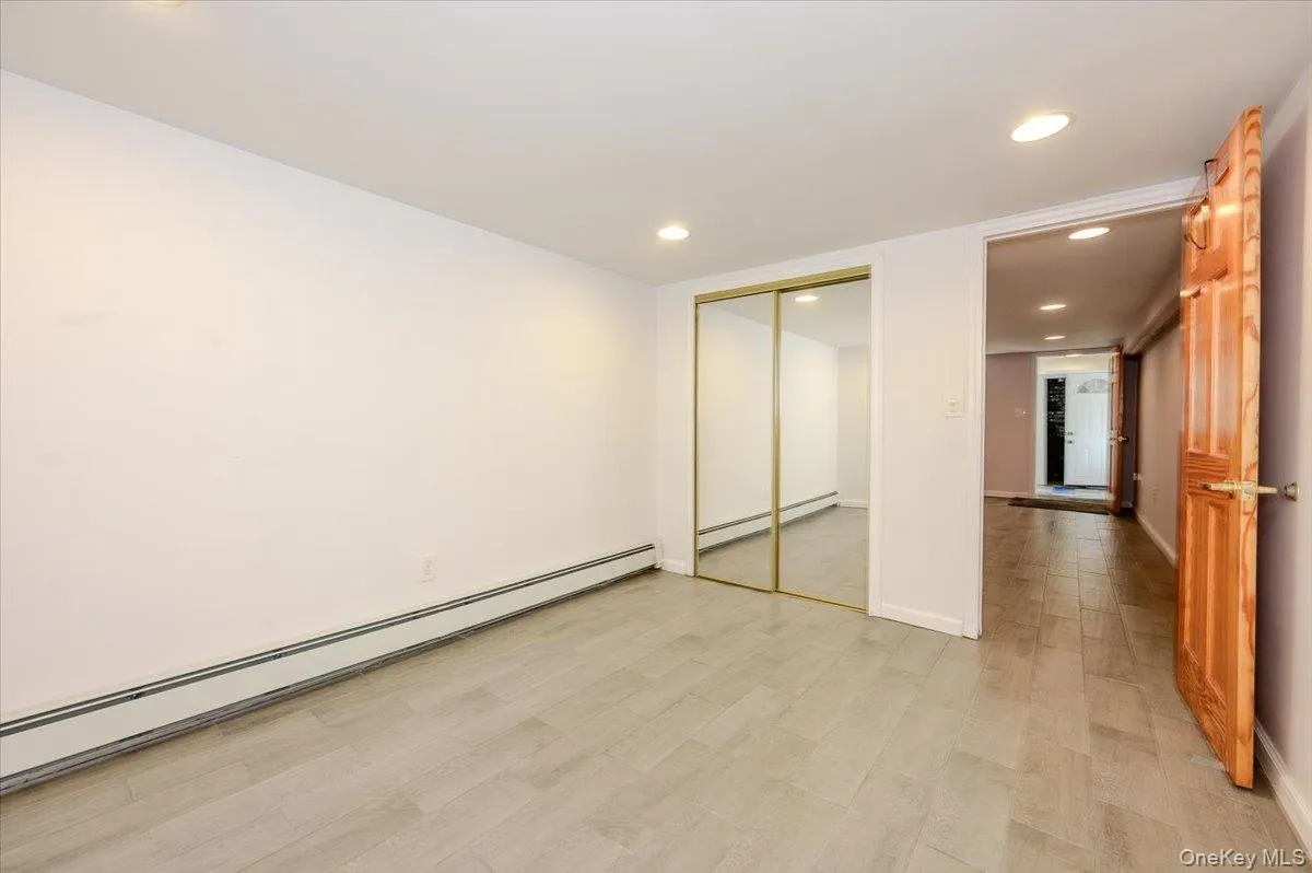 2827 Philip Avenue, New York, NY, 2 Bedrooms Bedrooms, 7 Rooms Rooms,1 BathroomBathrooms,Residential,For Rent,Philip,0,1020105 2827 Philip Avenue, New York, NY, 2 Bedrooms Bedrooms, 7 Rooms Rooms,1 BathroomBathrooms,Residential,For Rent,Philip,0,1020105