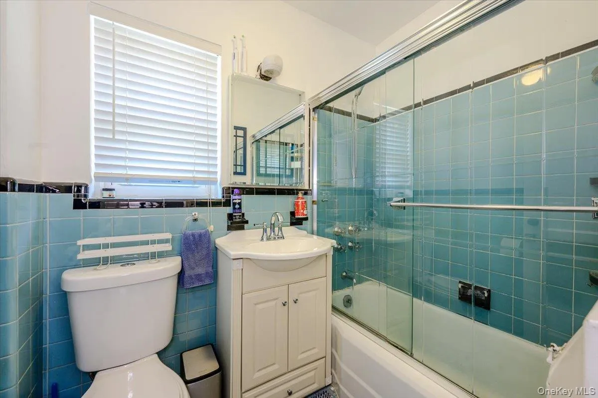 2827 Philip Avenue, New York, NY, 2 Bedrooms Bedrooms, 7 Rooms Rooms,1 BathroomBathrooms,Residential,For Rent,Philip,0,1020105 2827 Philip Avenue, New York, NY, 2 Bedrooms Bedrooms, 7 Rooms Rooms,1 BathroomBathrooms,Residential,For Rent,Philip,0,1020105