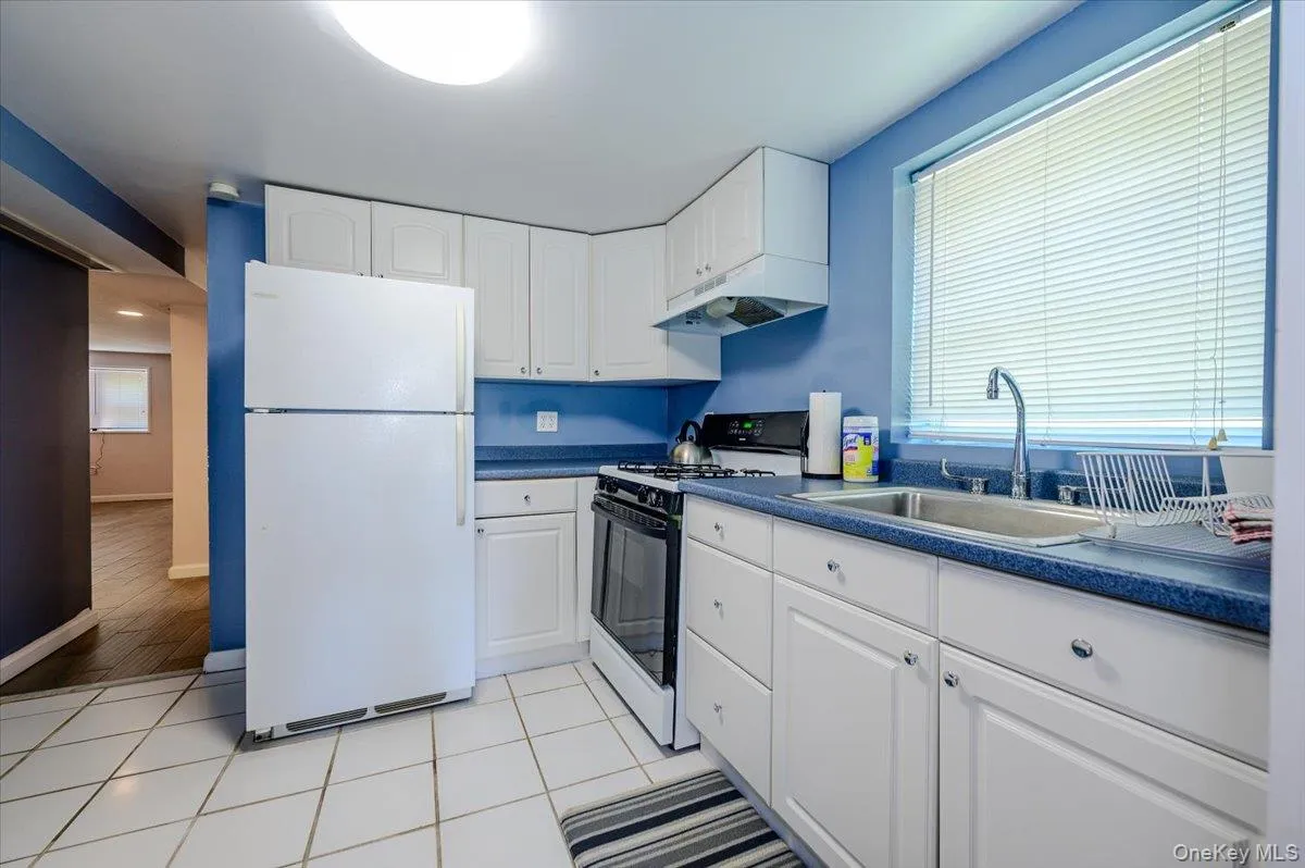 2827 Philip Avenue, New York, NY, 2 Bedrooms Bedrooms, 7 Rooms Rooms,1 BathroomBathrooms,Residential,For Rent,Philip,0,1020105 2827 Philip Avenue, New York, NY, 2 Bedrooms Bedrooms, 7 Rooms Rooms,1 BathroomBathrooms,Residential,For Rent,Philip,0,1020105