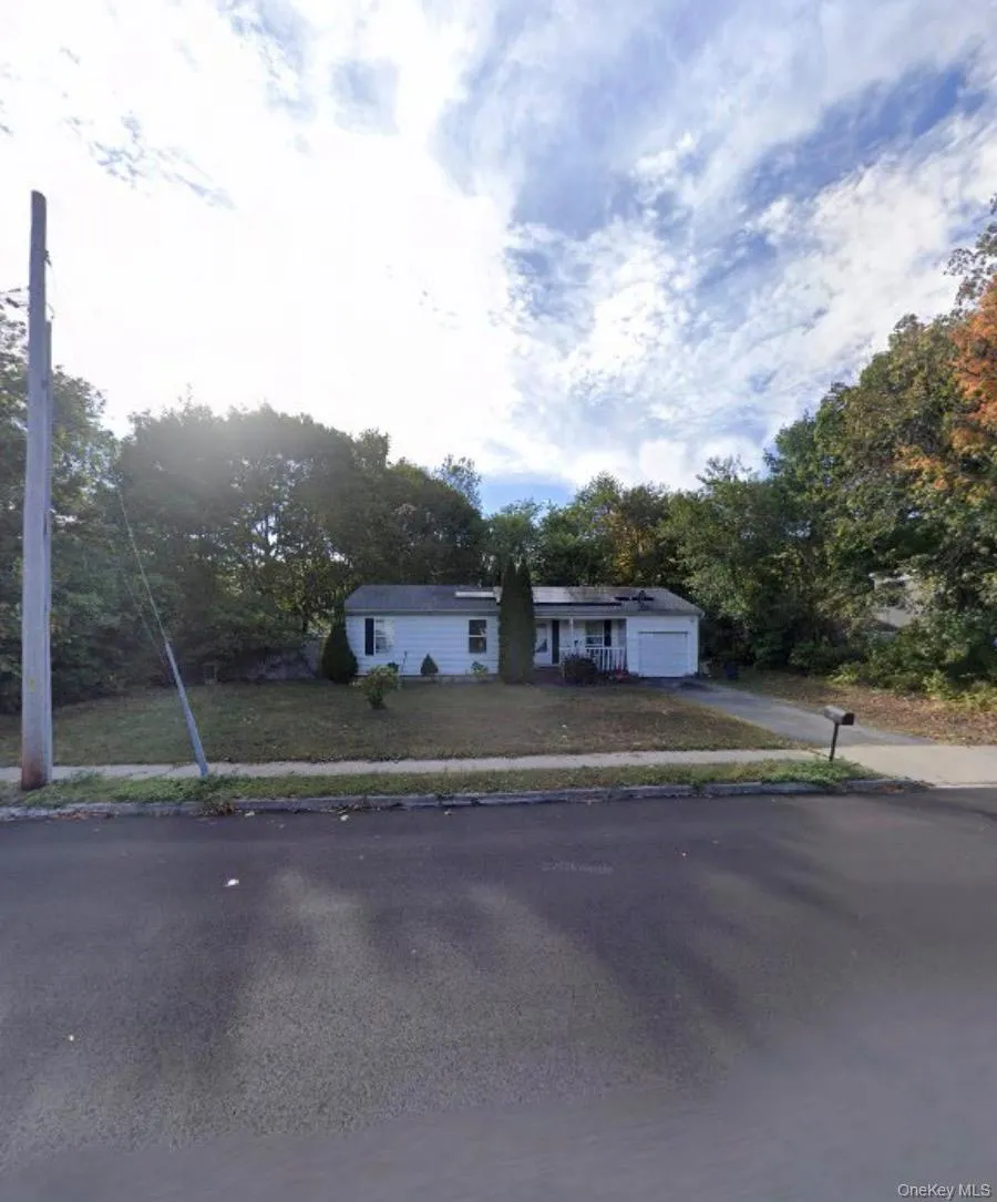 316 Leaf Avenue, Islip, NY, 3 Bedrooms Bedrooms, 5 Rooms Rooms,1 BathroomBathrooms,Residential,For Rent,Leaf,0,1020124 316 Leaf Avenue, Islip, NY, 3 Bedrooms Bedrooms, 5 Rooms Rooms,1 BathroomBathrooms,Residential,For Rent,Leaf,0,1020124