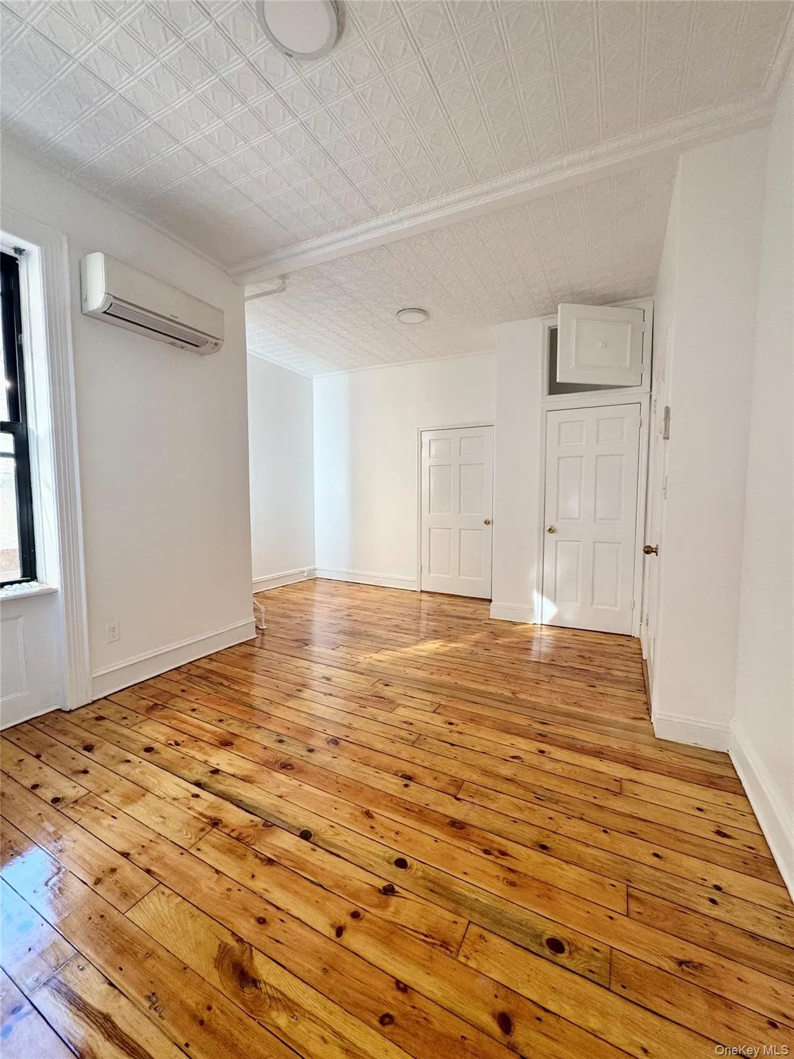 2172 43rd Street, New York, NY, 3 Bedrooms Bedrooms, 6 Rooms Rooms,1 BathroomBathrooms,Residential Lease,For Rent,43rd,0,1020125 2172 43rd Street, New York, NY, 3 Bedrooms Bedrooms, 6 Rooms Rooms,1 BathroomBathrooms,Residential Lease,For Rent,43rd,0,1020125