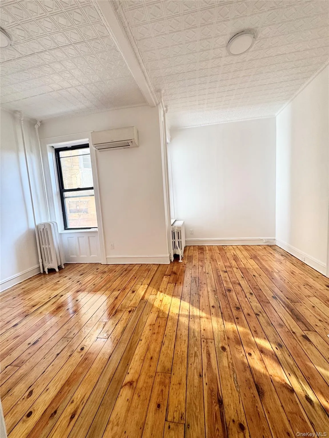 2172 43rd Street, New York, NY, 3 Bedrooms Bedrooms, 6 Rooms Rooms,1 BathroomBathrooms,Residential Lease,For Rent,43rd,0,1020125 2172 43rd Street, New York, NY, 3 Bedrooms Bedrooms, 6 Rooms Rooms,1 BathroomBathrooms,Residential Lease,For Rent,43rd,0,1020125