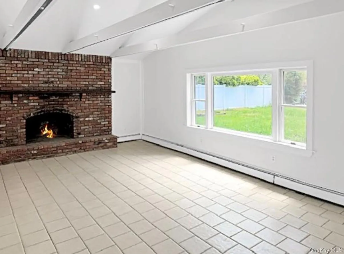 342 Versa Place, Islip, NY, 4 Bedrooms Bedrooms, 9 Rooms Rooms,2 BathroomsBathrooms,Residential Lease,For Rent,Versa,0,1020126 342 Versa Place, Islip, NY, 4 Bedrooms Bedrooms, 9 Rooms Rooms,2 BathroomsBathrooms,Residential Lease,For Rent,Versa,0,1020126