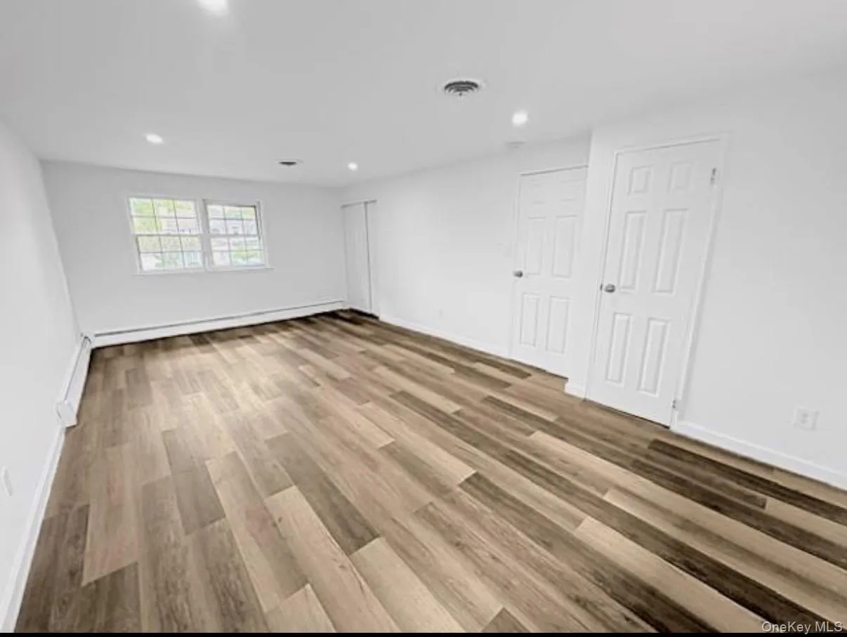 342 Versa Place, Islip, NY, 4 Bedrooms Bedrooms, 9 Rooms Rooms,2 BathroomsBathrooms,Residential Lease,For Rent,Versa,0,1020126 342 Versa Place, Islip, NY, 4 Bedrooms Bedrooms, 9 Rooms Rooms,2 BathroomsBathrooms,Residential Lease,For Rent,Versa,0,1020126