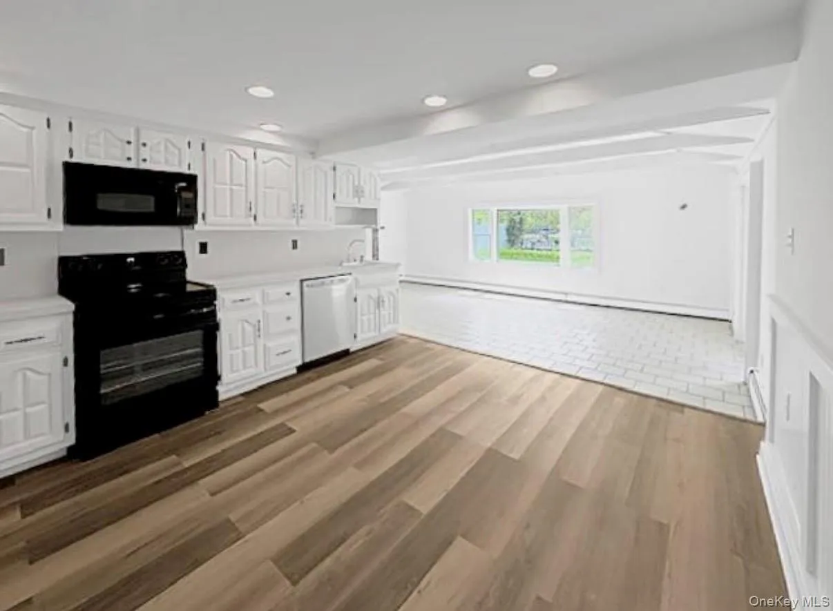 342 Versa Place, Islip, NY, 4 Bedrooms Bedrooms, 9 Rooms Rooms,2 BathroomsBathrooms,Residential Lease,For Rent,Versa,0,1020126 342 Versa Place, Islip, NY, 4 Bedrooms Bedrooms, 9 Rooms Rooms,2 BathroomsBathrooms,Residential Lease,For Rent,Versa,0,1020126