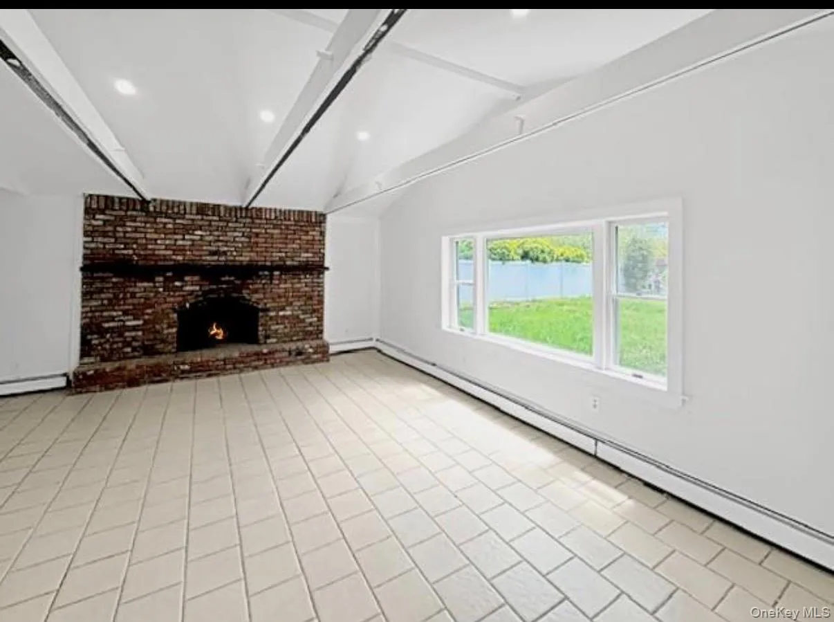 342 Versa Place, Islip, NY, 4 Bedrooms Bedrooms, 9 Rooms Rooms,2 BathroomsBathrooms,Residential Lease,For Rent,Versa,0,1020126 342 Versa Place, Islip, NY, 4 Bedrooms Bedrooms, 9 Rooms Rooms,2 BathroomsBathrooms,Residential Lease,For Rent,Versa,0,1020126