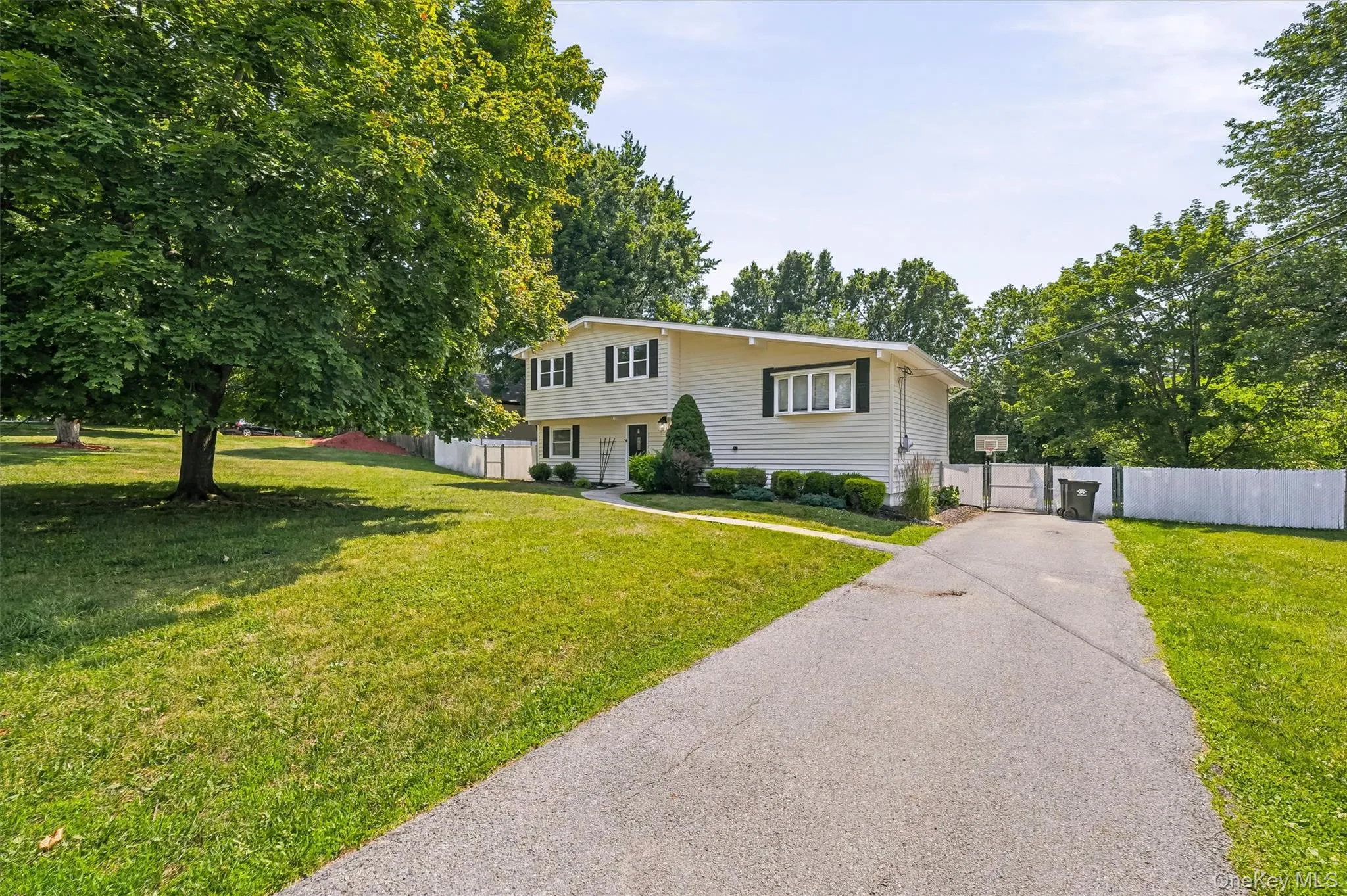 7 Elmwood Drive, Goshen, NY, 4 Bedrooms Bedrooms, 9 Rooms Rooms,2 BathroomsBathrooms,Residential,For Rent,Elmwood,0,1020127 7 Elmwood Drive, Goshen, NY, 4 Bedrooms Bedrooms, 9 Rooms Rooms,2 BathroomsBathrooms,Residential,For Rent,Elmwood,0,1020127