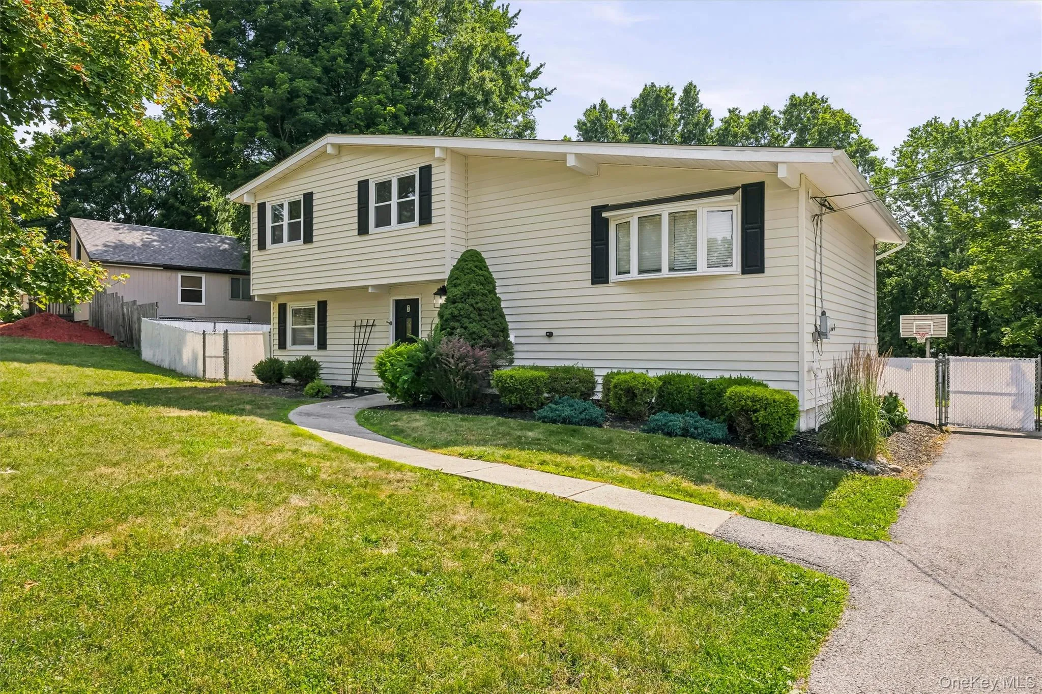 7 Elmwood Drive, Goshen, NY, 4 Bedrooms Bedrooms, 9 Rooms Rooms,2 BathroomsBathrooms,Residential,For Rent,Elmwood,0,1020127 7 Elmwood Drive, Goshen, NY, 4 Bedrooms Bedrooms, 9 Rooms Rooms,2 BathroomsBathrooms,Residential,For Rent,Elmwood,0,1020127