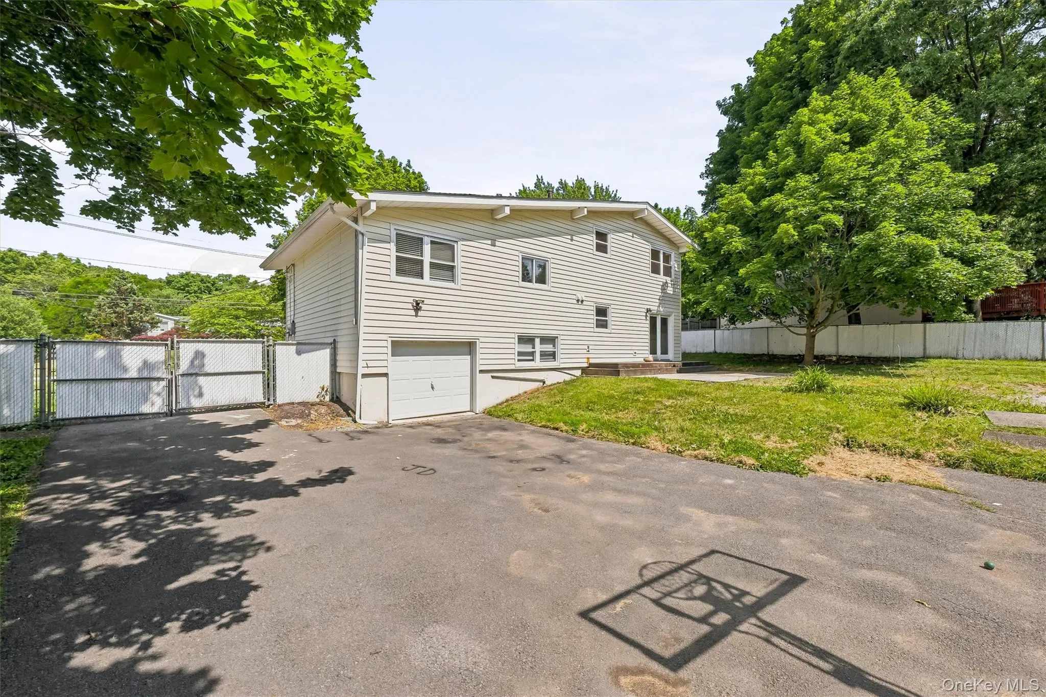 7 Elmwood Drive, Goshen, NY, 4 Bedrooms Bedrooms, 9 Rooms Rooms,2 BathroomsBathrooms,Residential,For Rent,Elmwood,0,1020127 7 Elmwood Drive, Goshen, NY, 4 Bedrooms Bedrooms, 9 Rooms Rooms,2 BathroomsBathrooms,Residential,For Rent,Elmwood,0,1020127