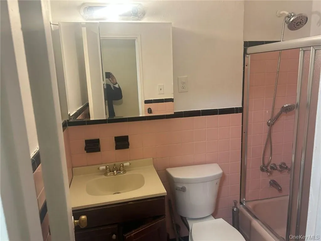 10120 Avenue J, New York, NY, 5 Bedrooms Bedrooms, 10 Rooms Rooms,2 BathroomsBathrooms,Residential,For Rent,Avenue J,0,1020134 10120 Avenue J, New York, NY, 5 Bedrooms Bedrooms, 10 Rooms Rooms,2 BathroomsBathrooms,Residential,For Rent,Avenue J,0,1020134
