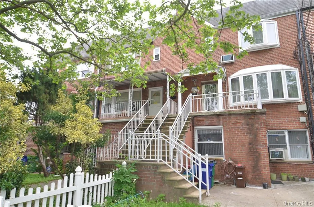 10120 Avenue J, New York, NY, 5 Bedrooms Bedrooms, 10 Rooms Rooms,2 BathroomsBathrooms,Residential,For Rent,Avenue J,0,1020134 10120 Avenue J, New York, NY, 5 Bedrooms Bedrooms, 10 Rooms Rooms,2 BathroomsBathrooms,Residential,For Rent,Avenue J,0,1020134