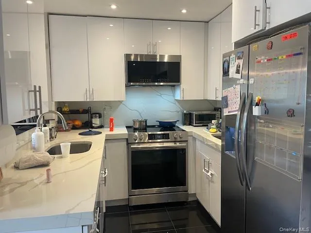 657 Chestnut Street, Hempstead, NY, 2 Bedrooms Bedrooms, 5 Rooms Rooms,2 BathroomsBathrooms,Residential Lease,For Rent,Chestnut,0,1020135 657 Chestnut Street, Hempstead, NY, 2 Bedrooms Bedrooms, 5 Rooms Rooms,2 BathroomsBathrooms,Residential Lease,For Rent,Chestnut,0,1020135